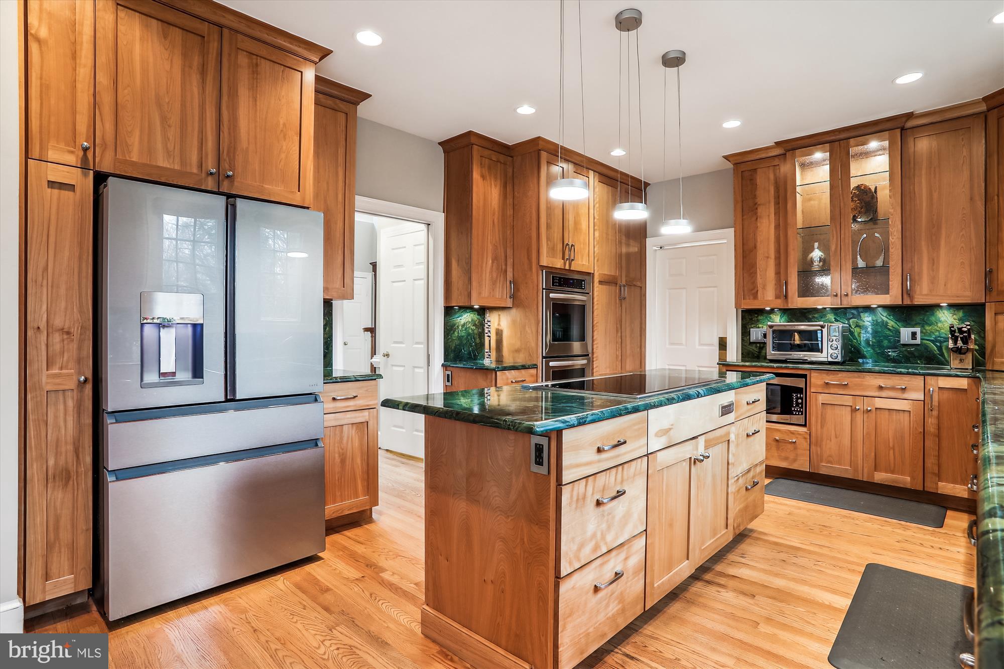 OAKTON STATION - Residential