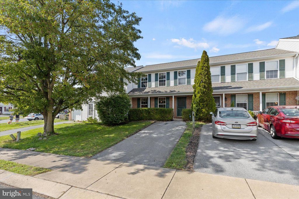 Photo of 154 CHELMSFORD DR, MARIETTA, PA 17547 (MLS # PALA2041086)