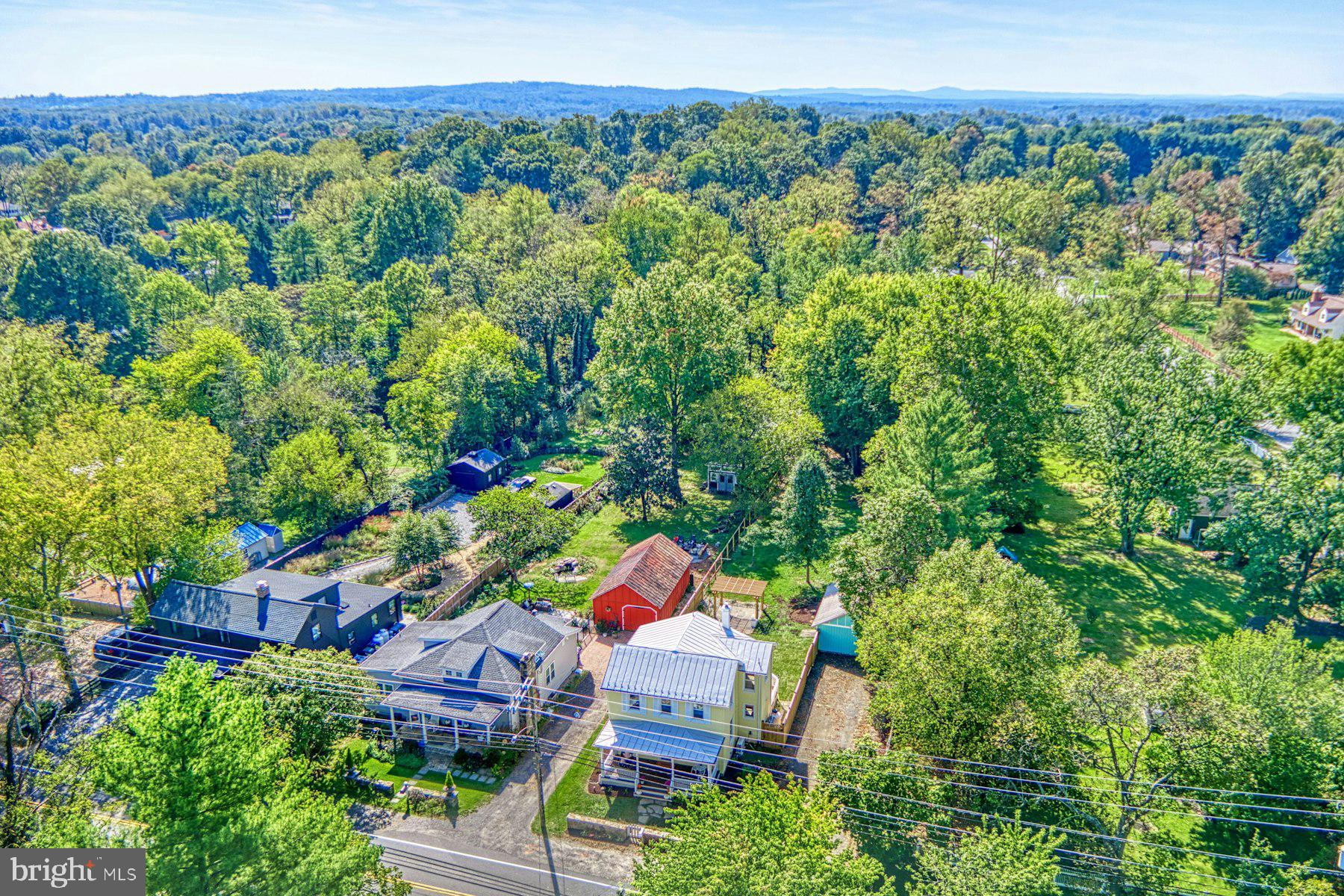 331 W COLONIAL HIGHWAY