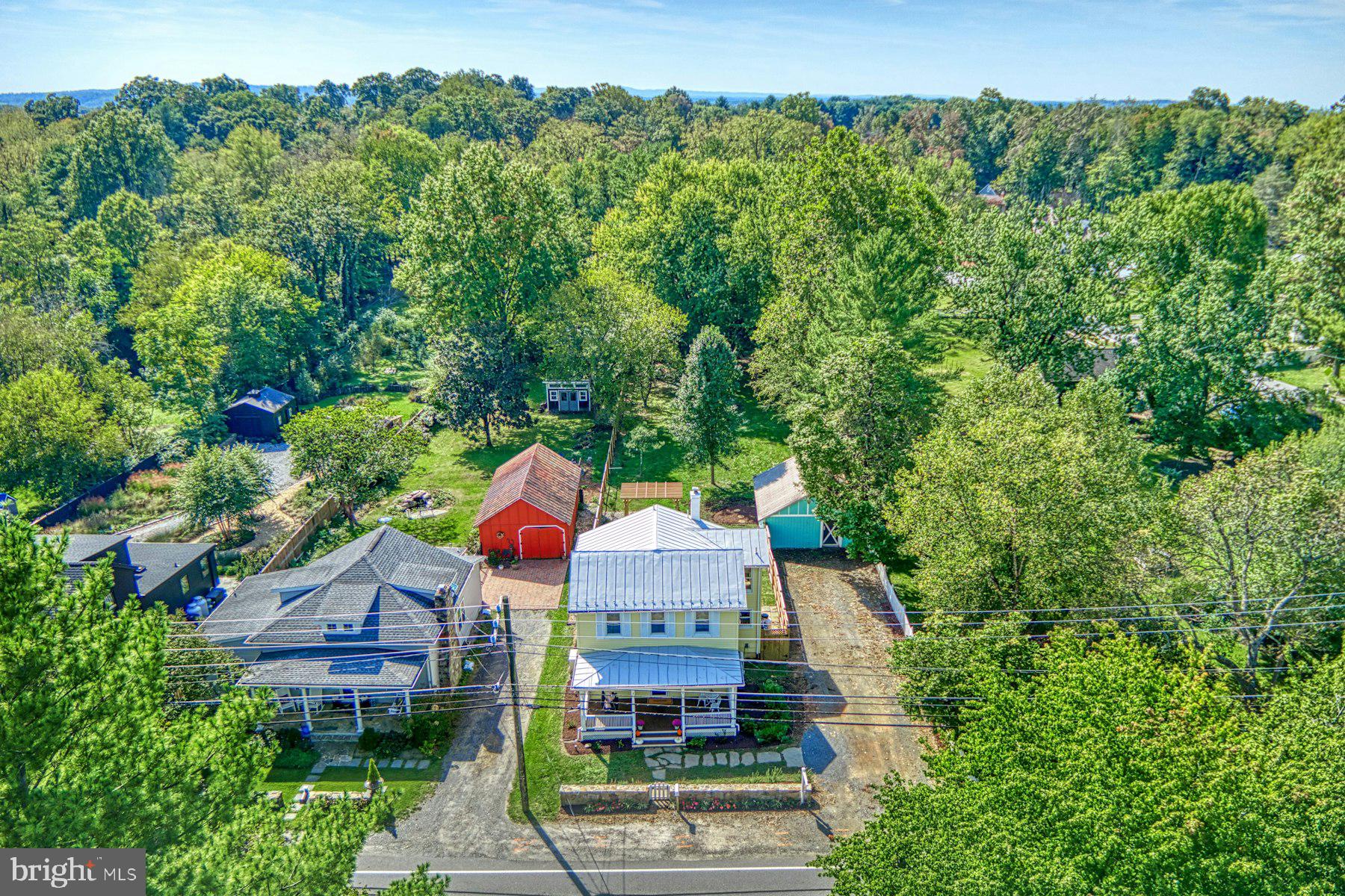 331 W COLONIAL HIGHWAY
