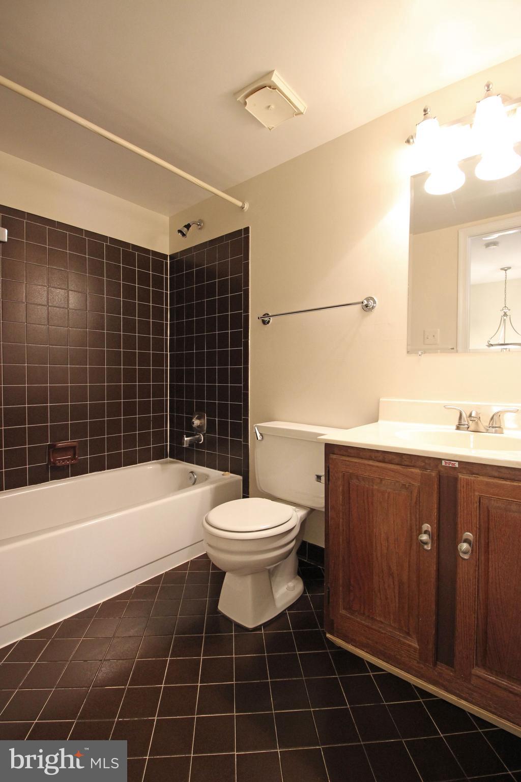 SEMINARY PARK - Residential Lease