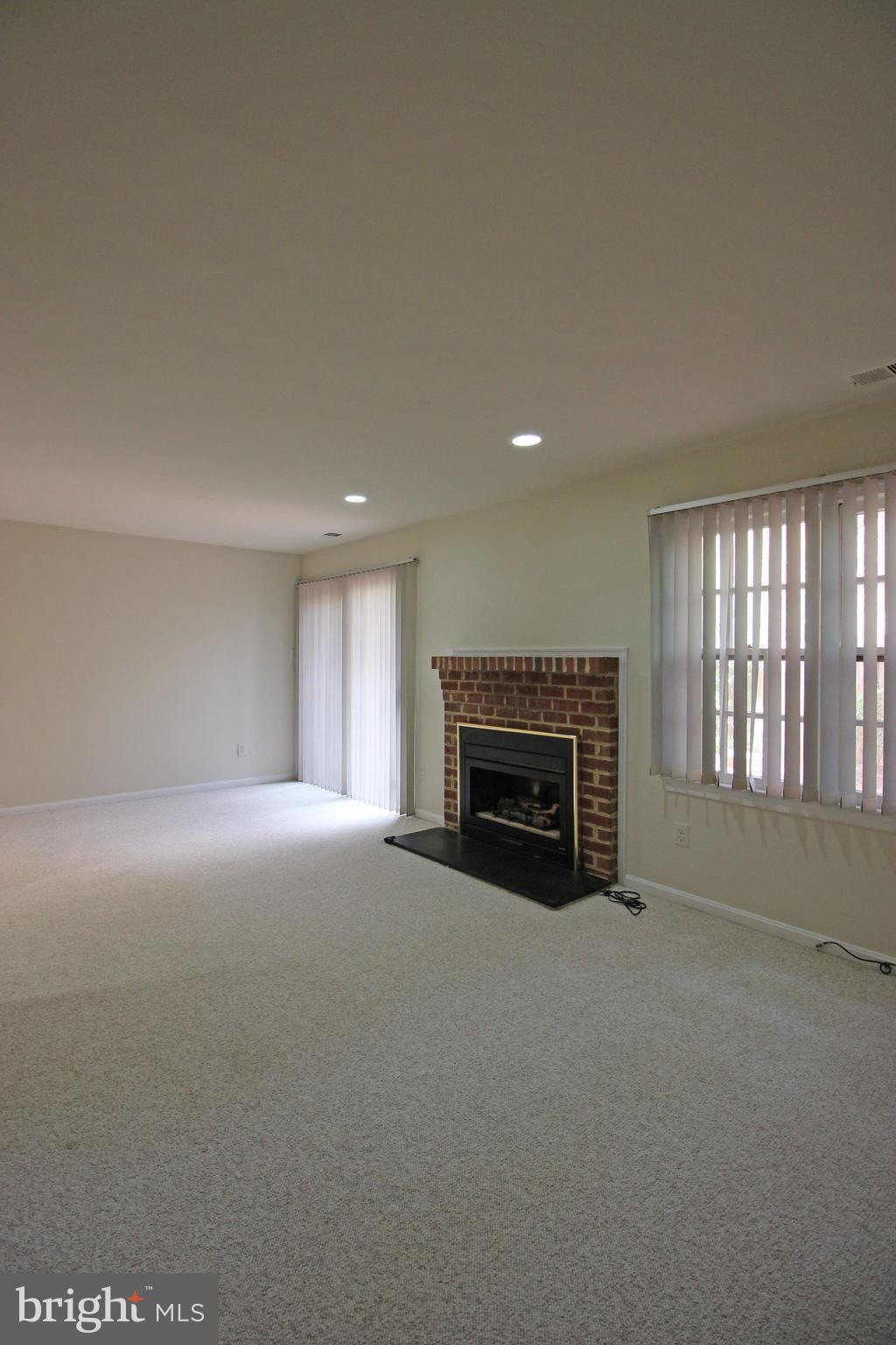 SEMINARY PARK - Residential Lease