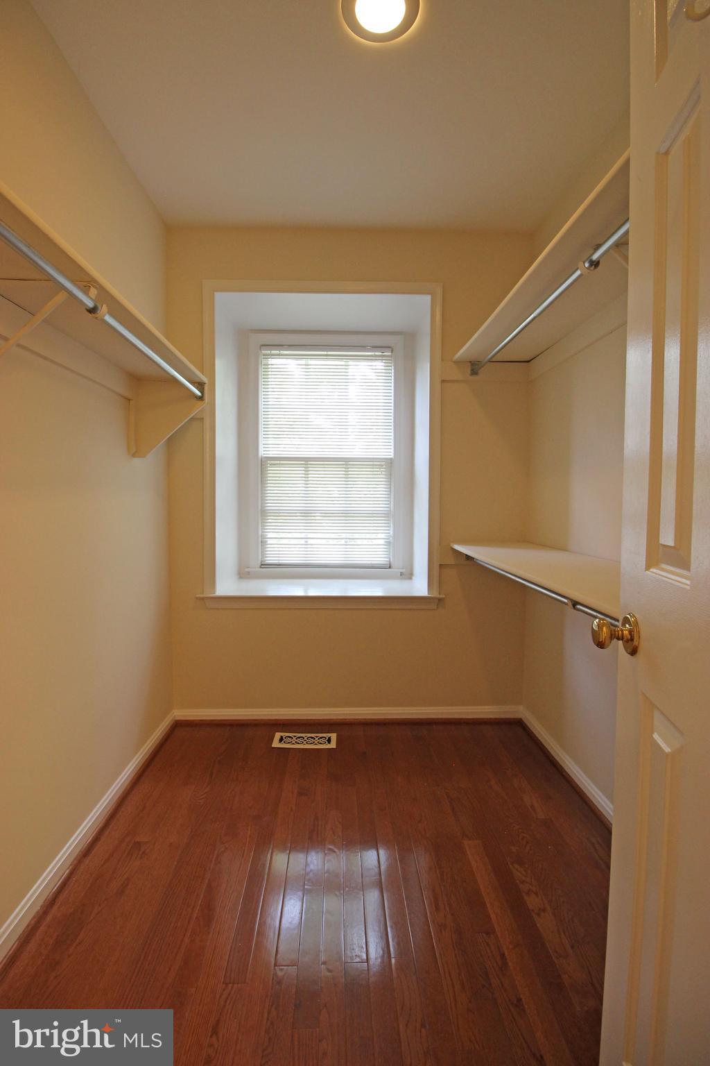 SEMINARY PARK - Residential Lease