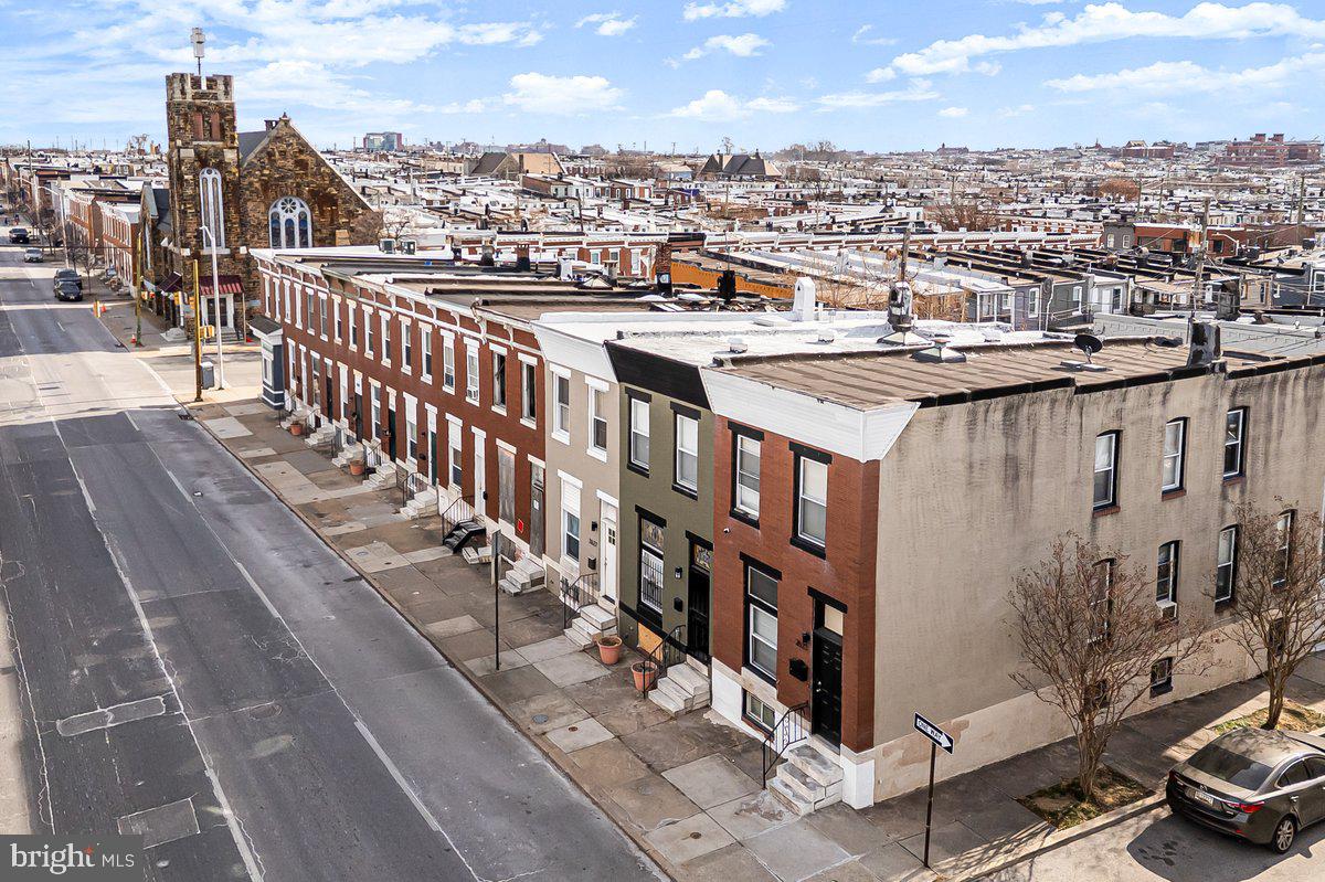 2625 E MADISON STREET