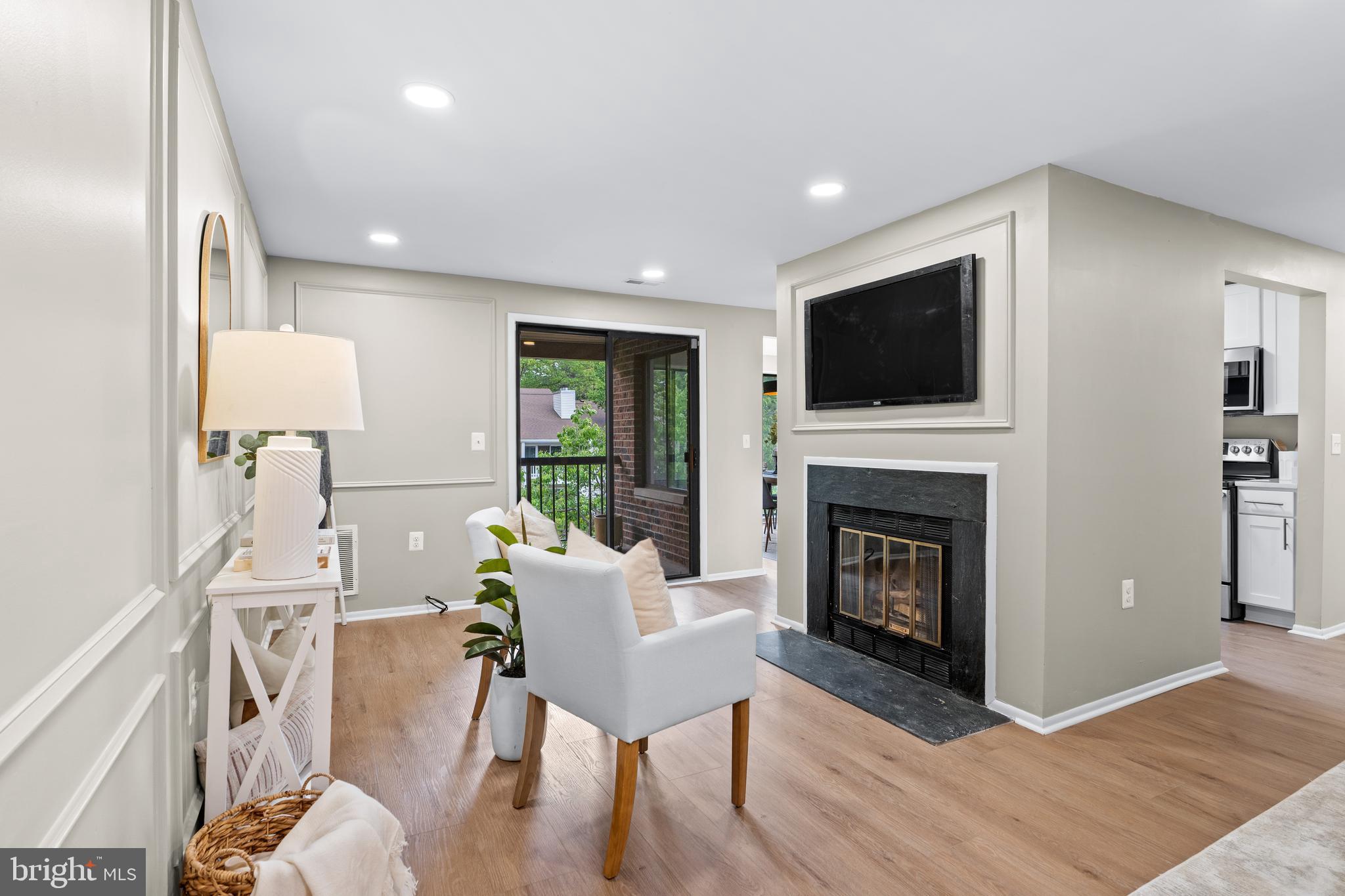FARMINGDALE - Residential