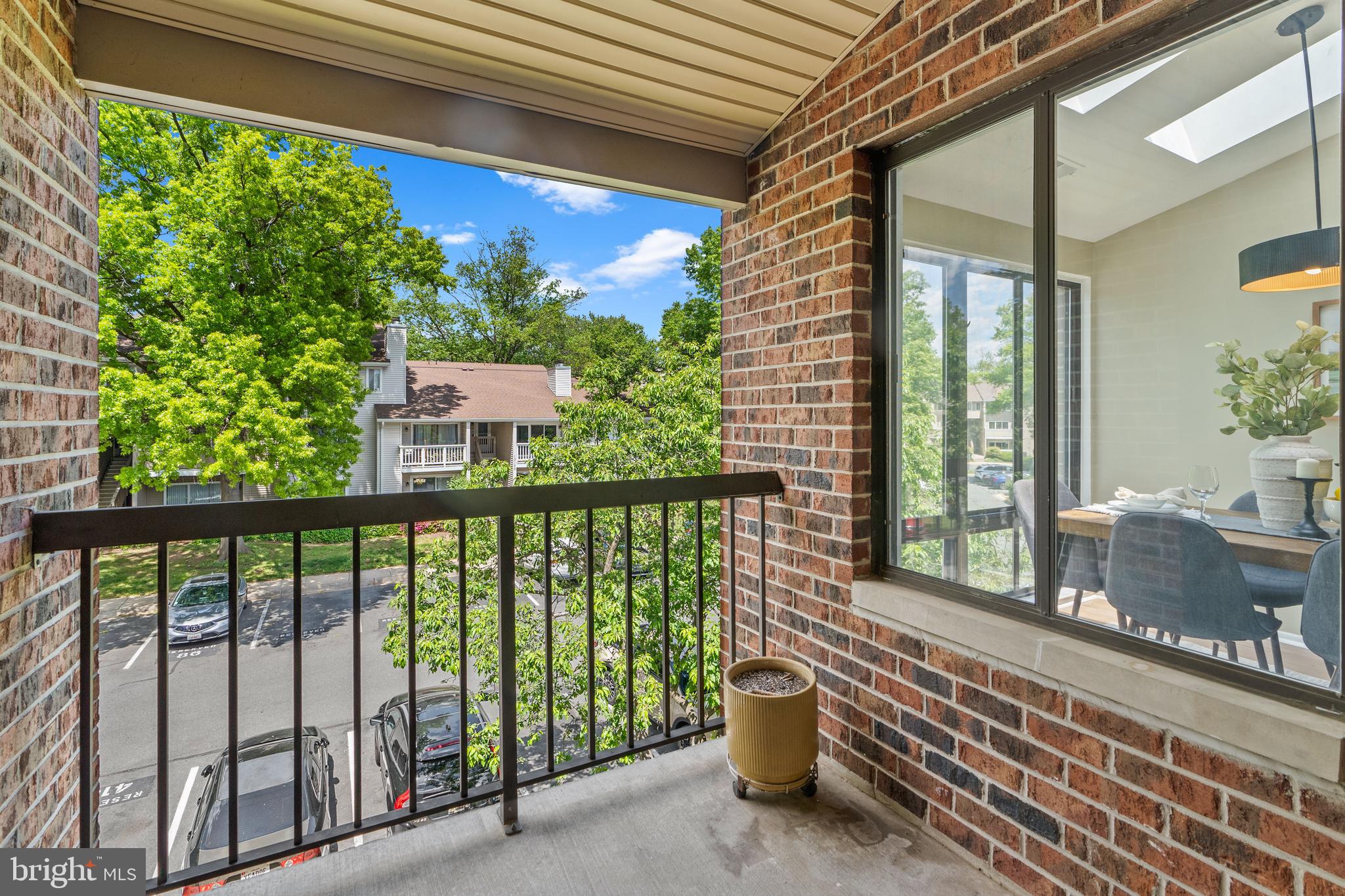FARMINGDALE - Residential