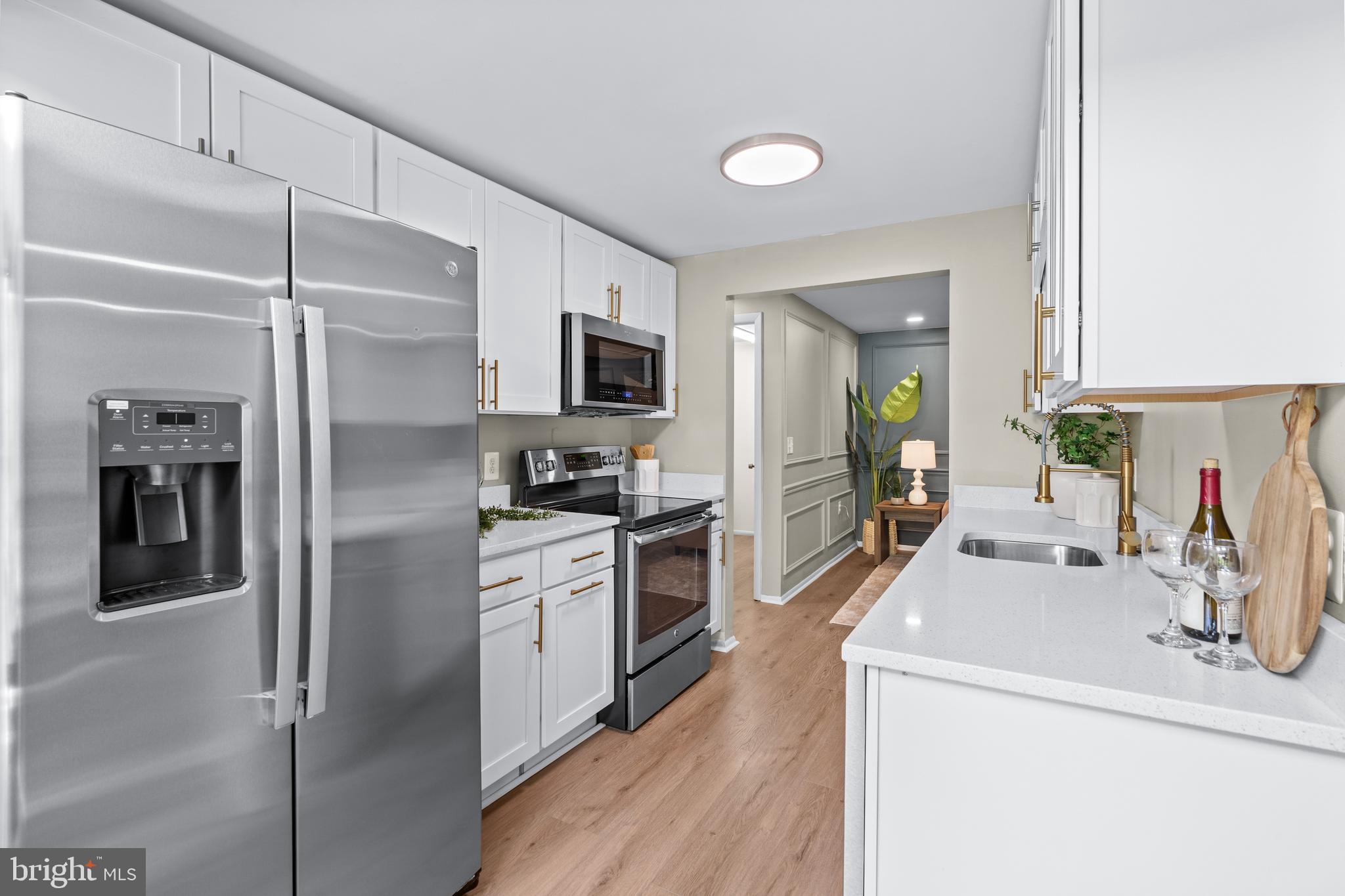FARMINGDALE - Residential