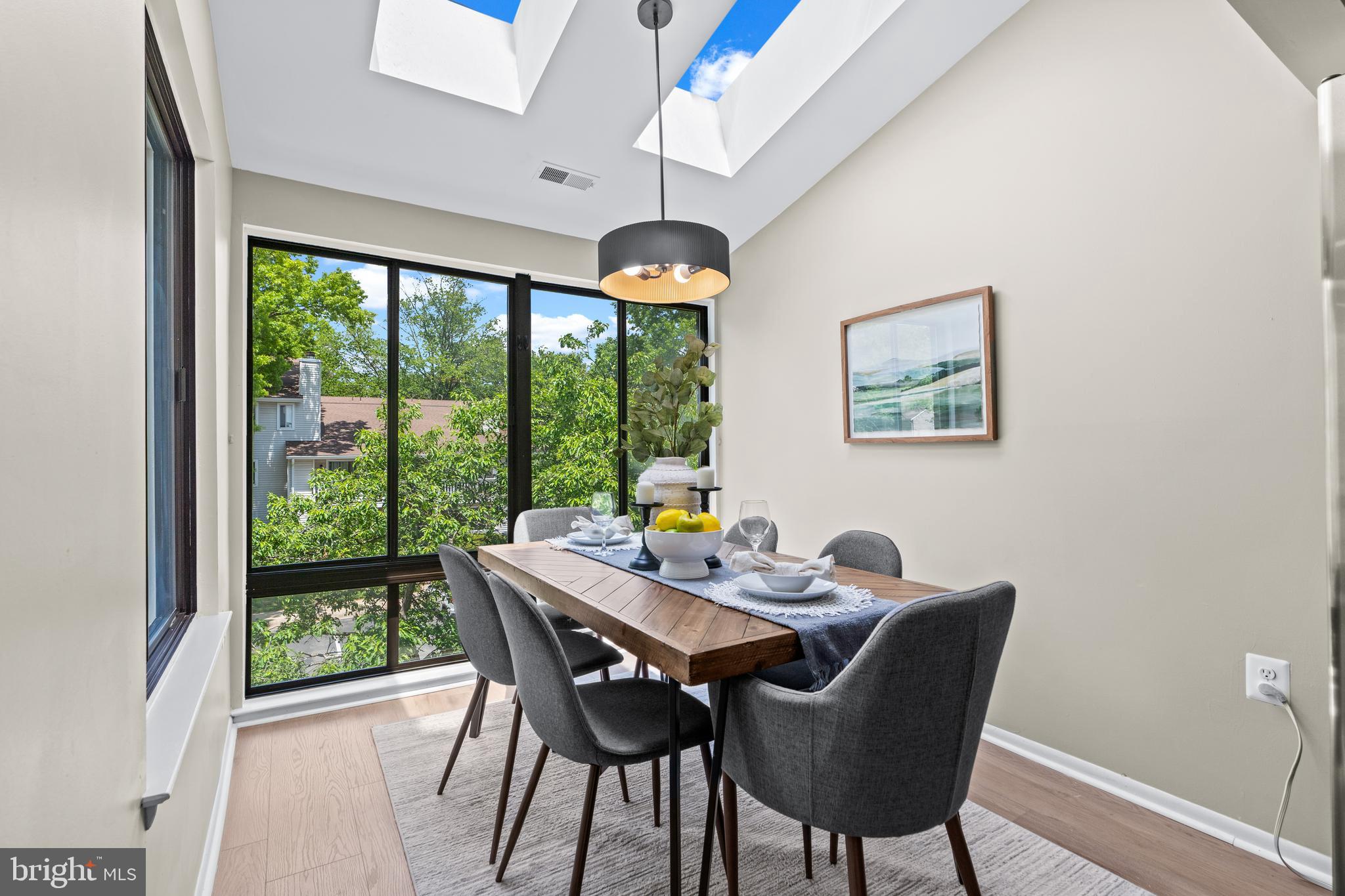 FARMINGDALE - Residential
