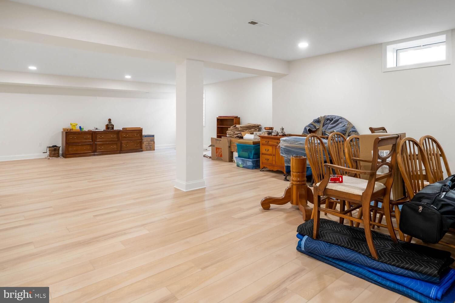 MARSH ISLAND IN LEWES - Residential