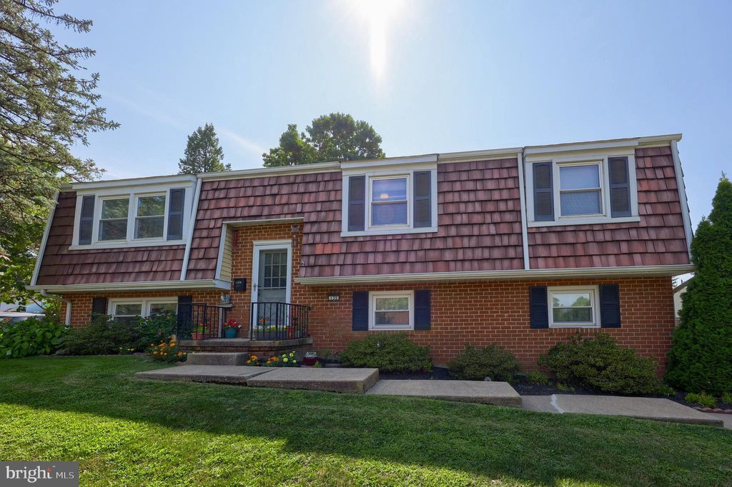 Photo of 135 PLEASANT VIEW DR, STRASBURG, PA 17579 (MLS # PALA2039834)