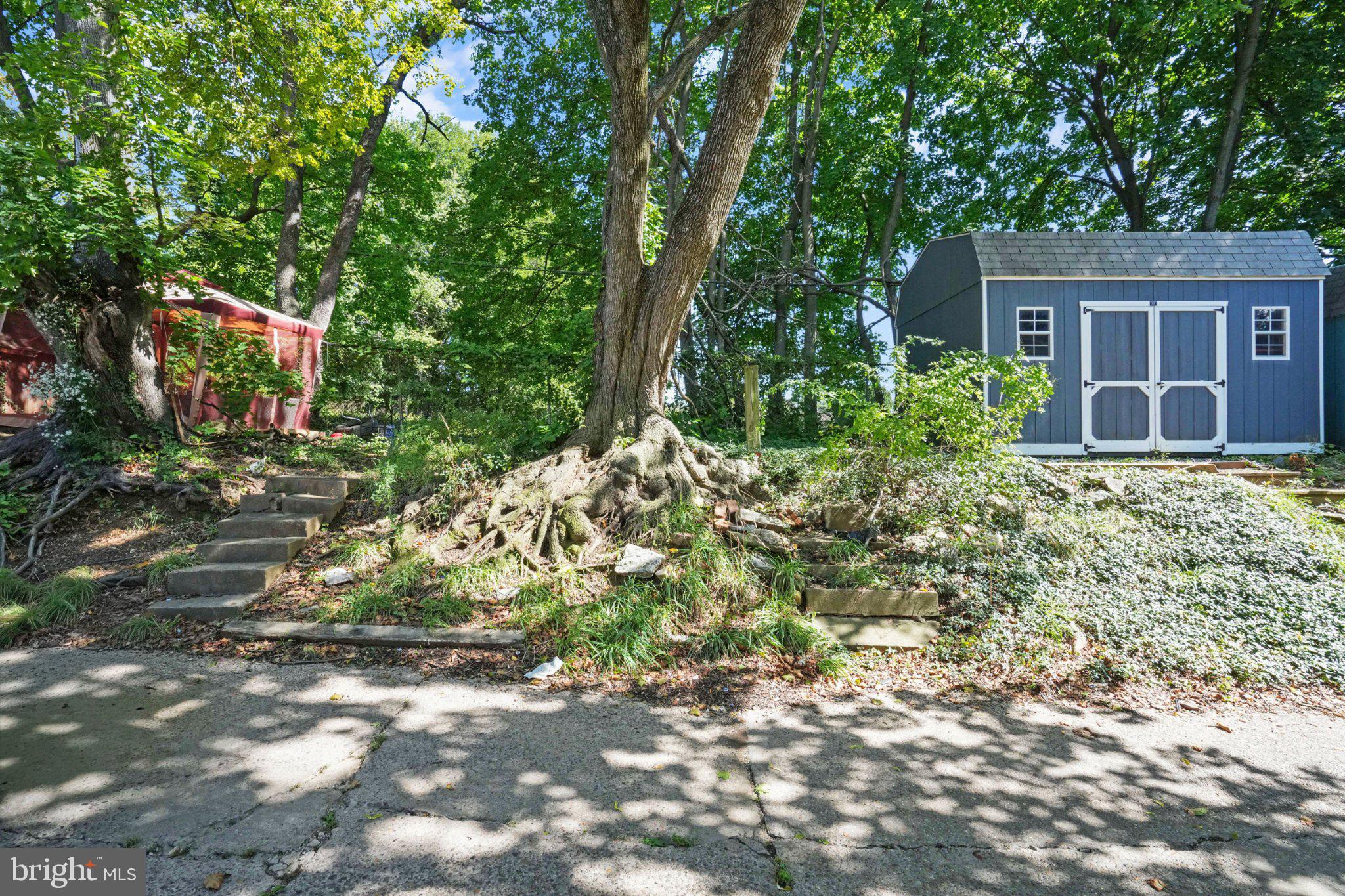 1023 MINDEN LANE