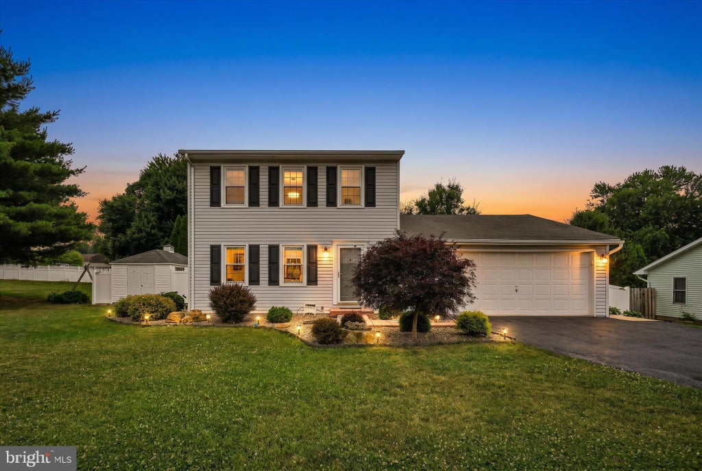 Photo of 588 Mulberry Street, ELIZABETHTOWN, PA 17022 (MLS # PALA2089064)