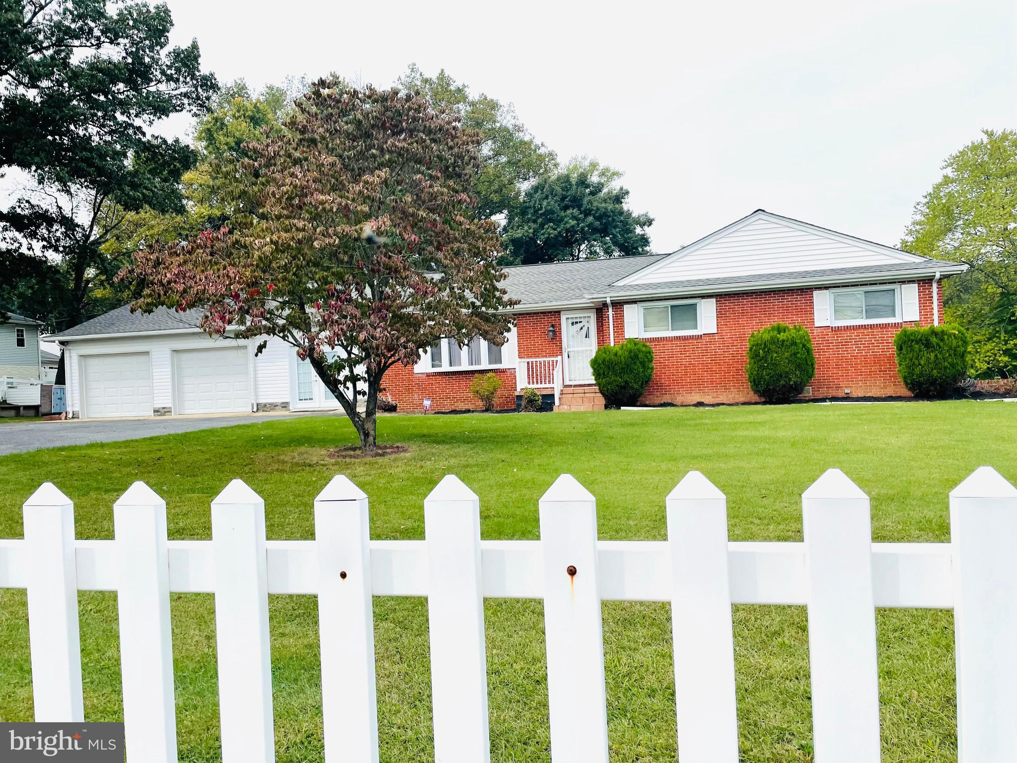 7490 RACE ROAD
