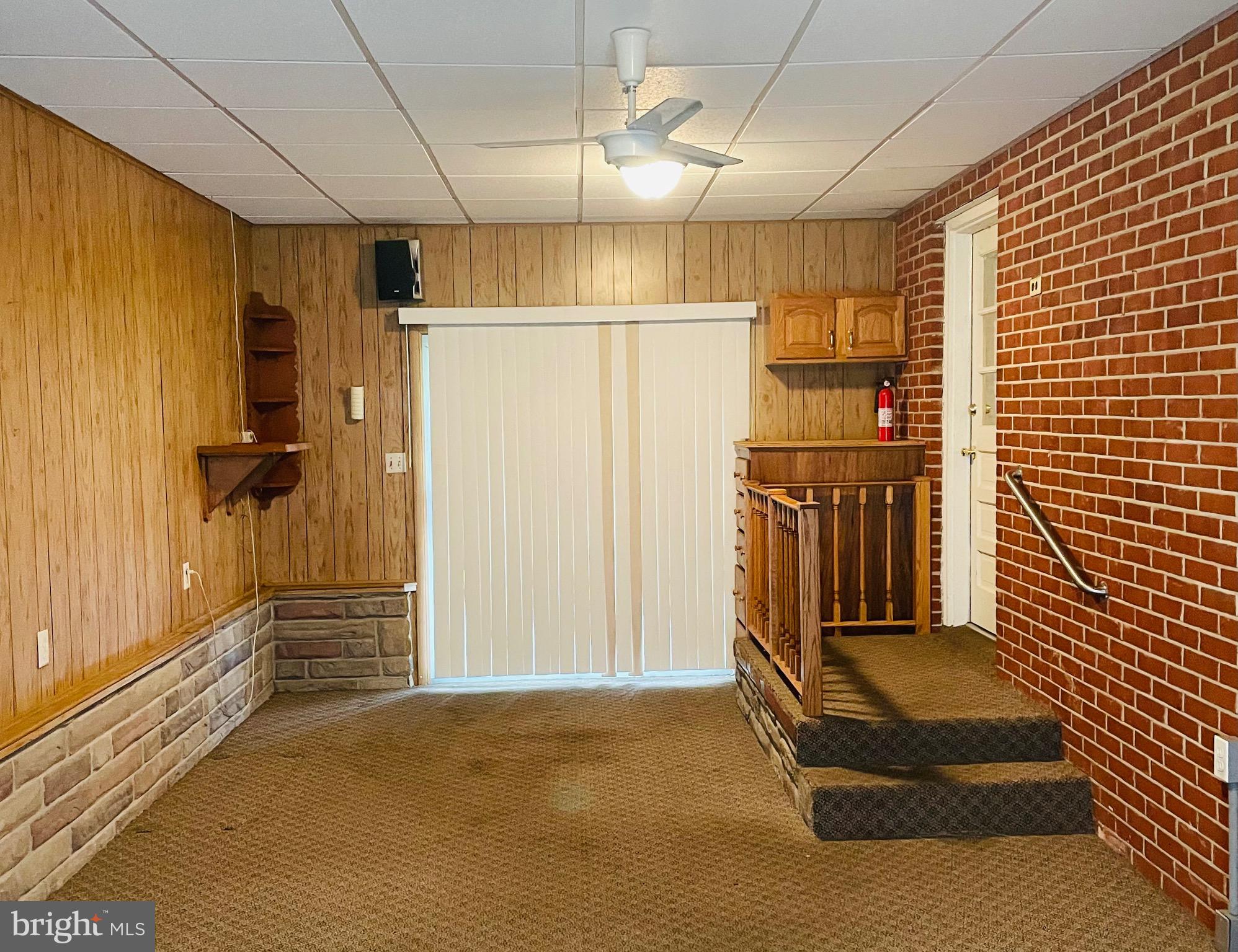 7490 RACE ROAD