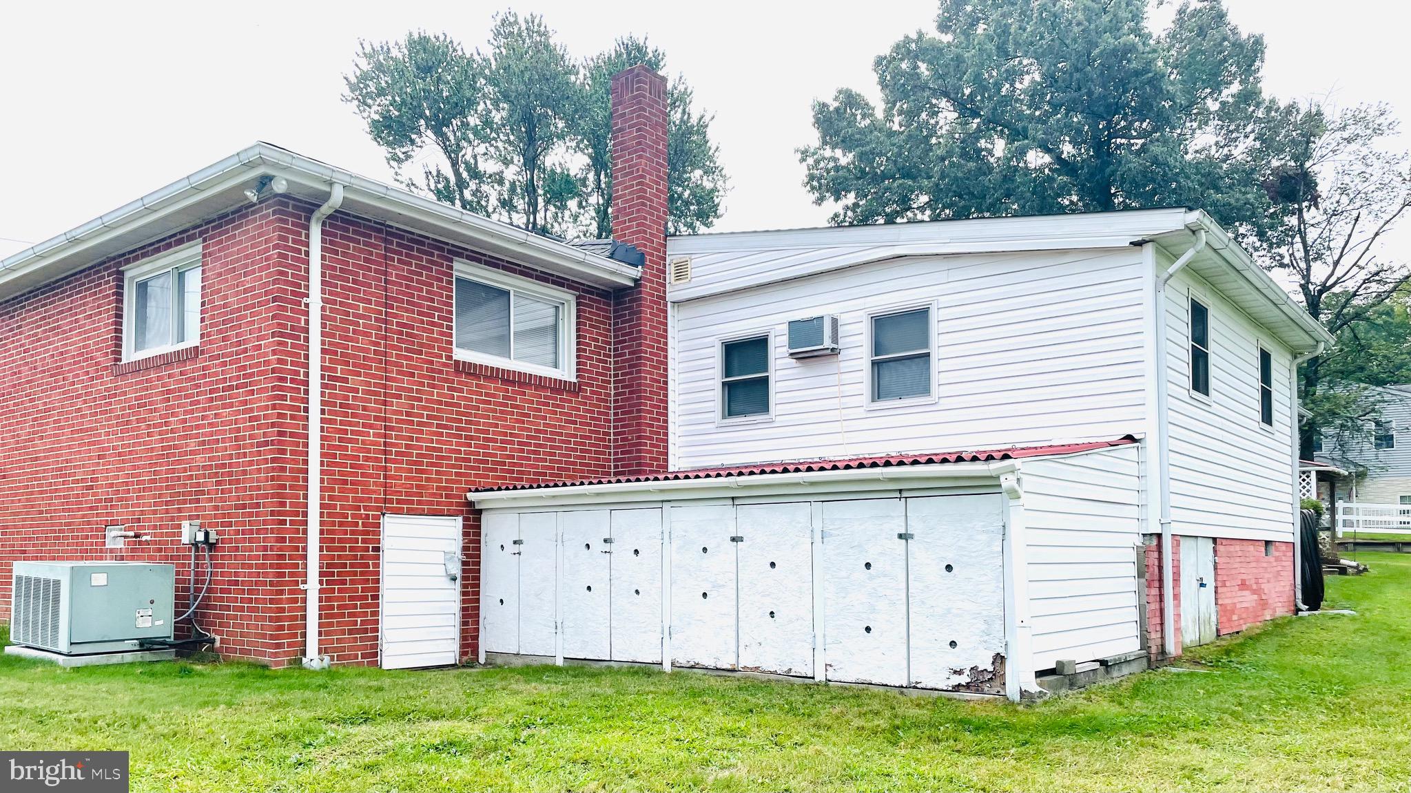 7490 RACE ROAD