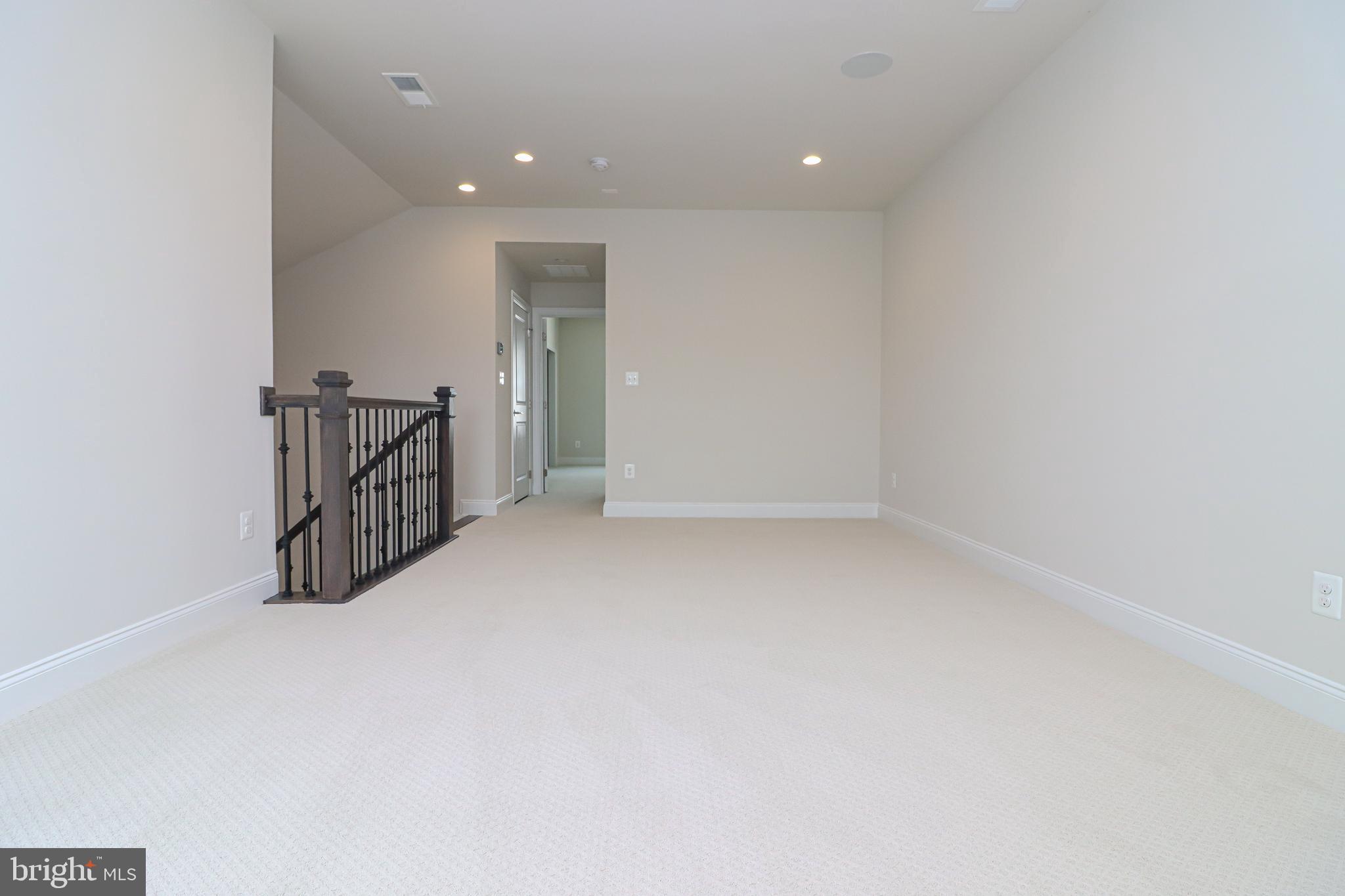 REGENCY AT CREEKSIDE - Residential