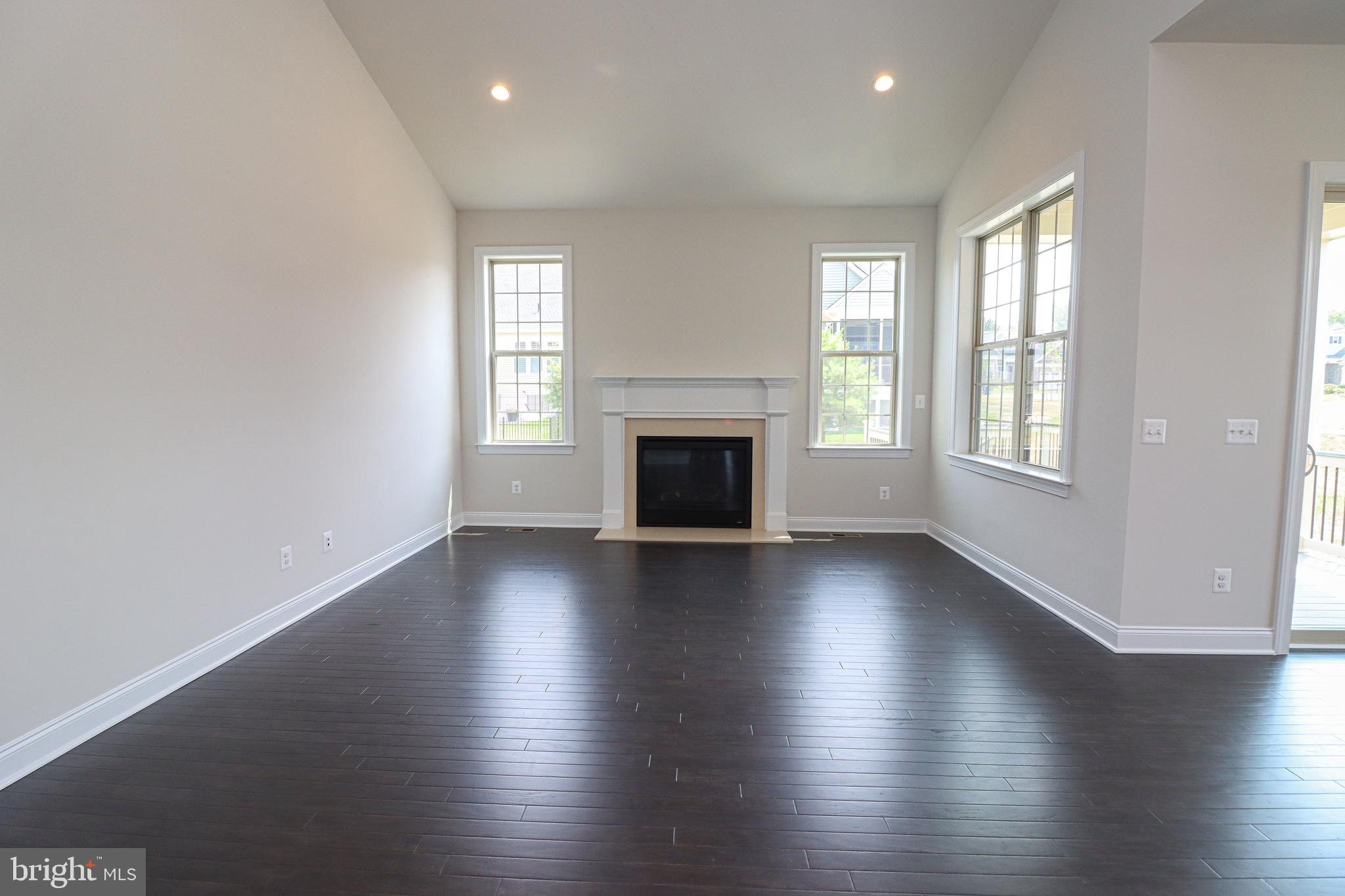 REGENCY AT CREEKSIDE - Residential