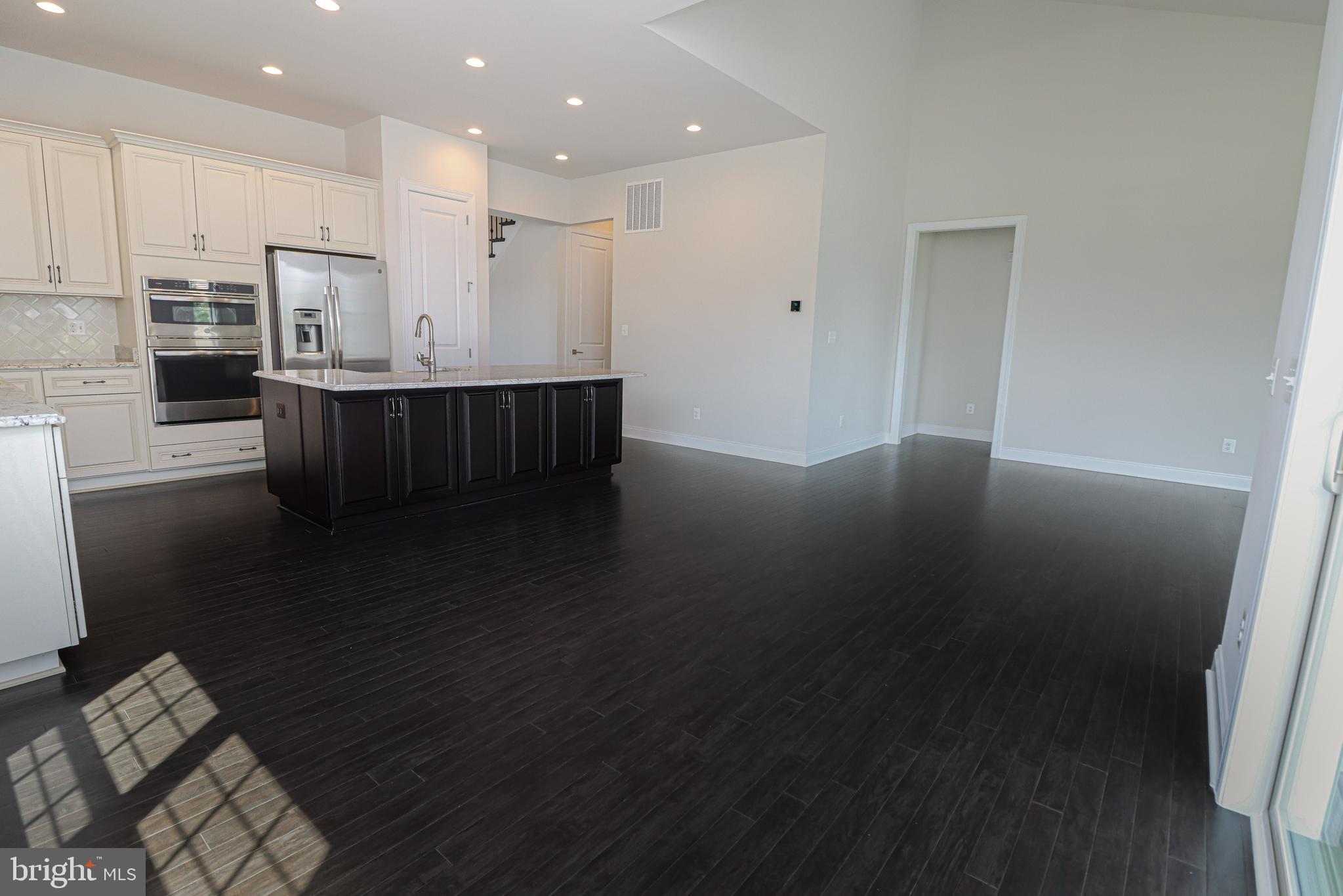 REGENCY AT CREEKSIDE - Residential