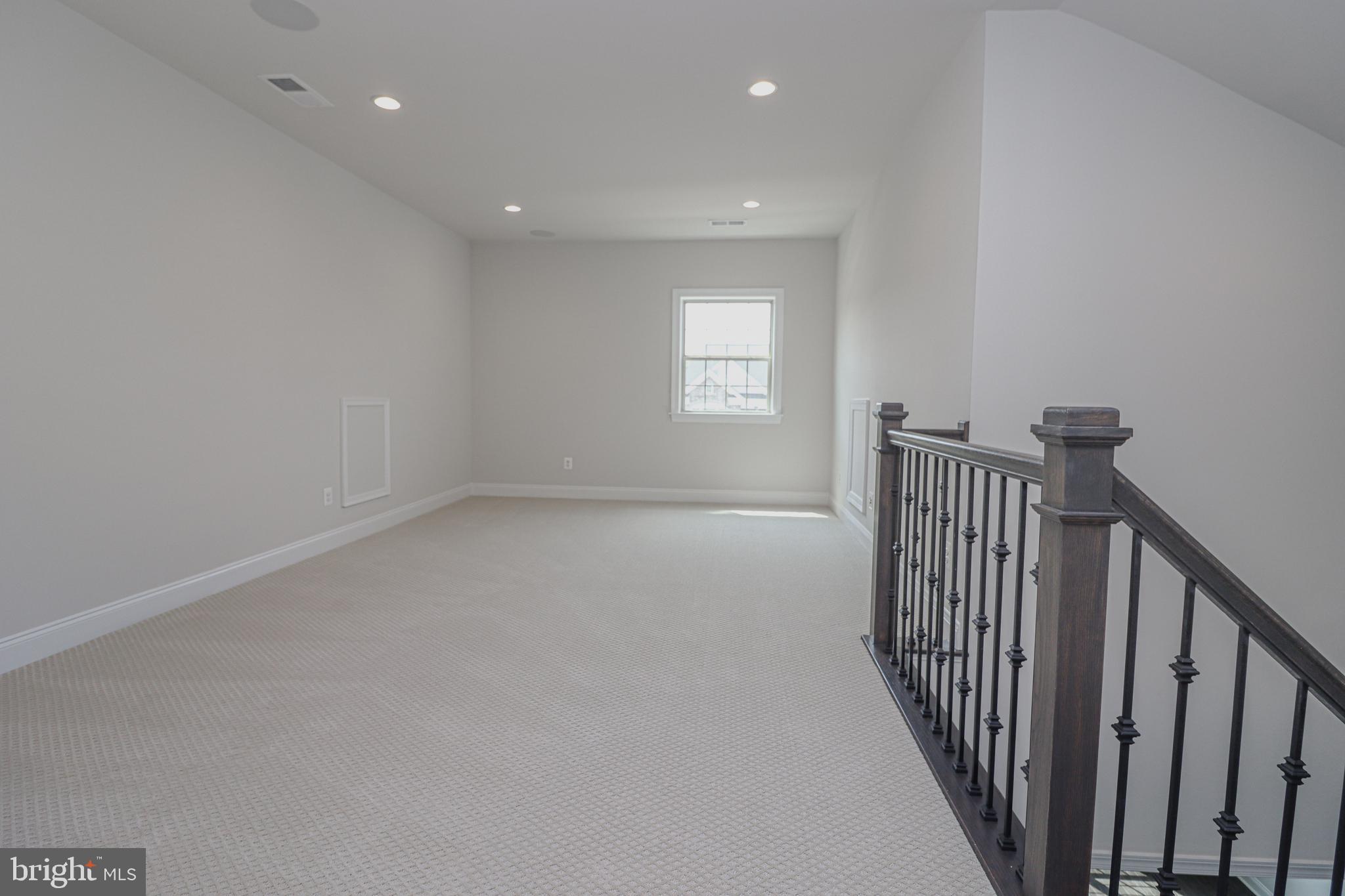 REGENCY AT CREEKSIDE - Residential