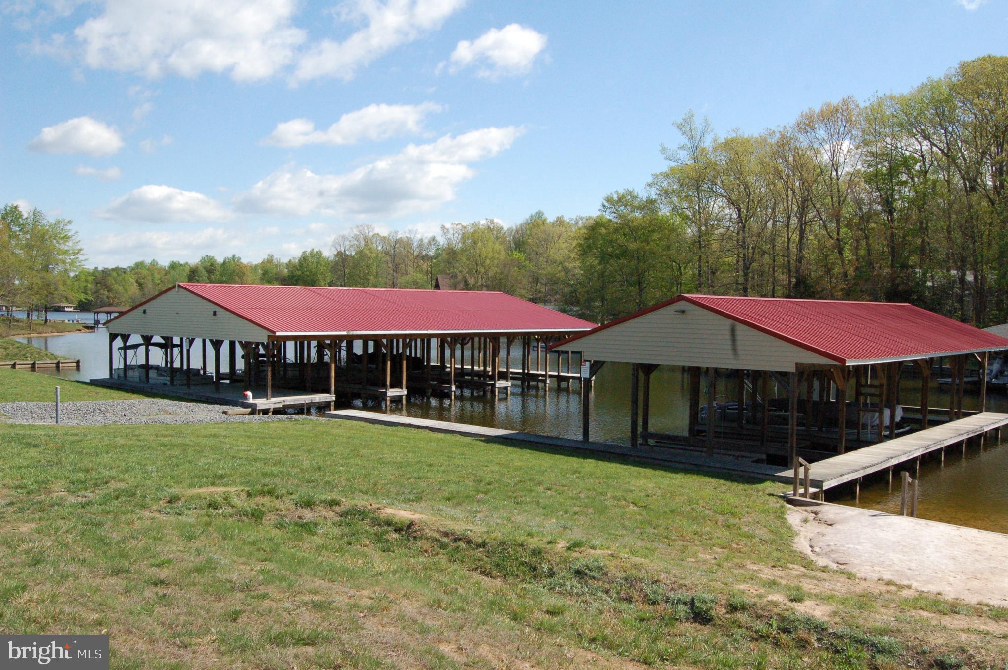 NOAH'S LANDING - Land