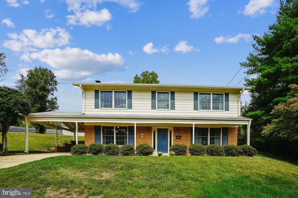 Photo of 8602 Dora Court, ANNANDALE, VA 22003 (MLS # VAFX2267934)