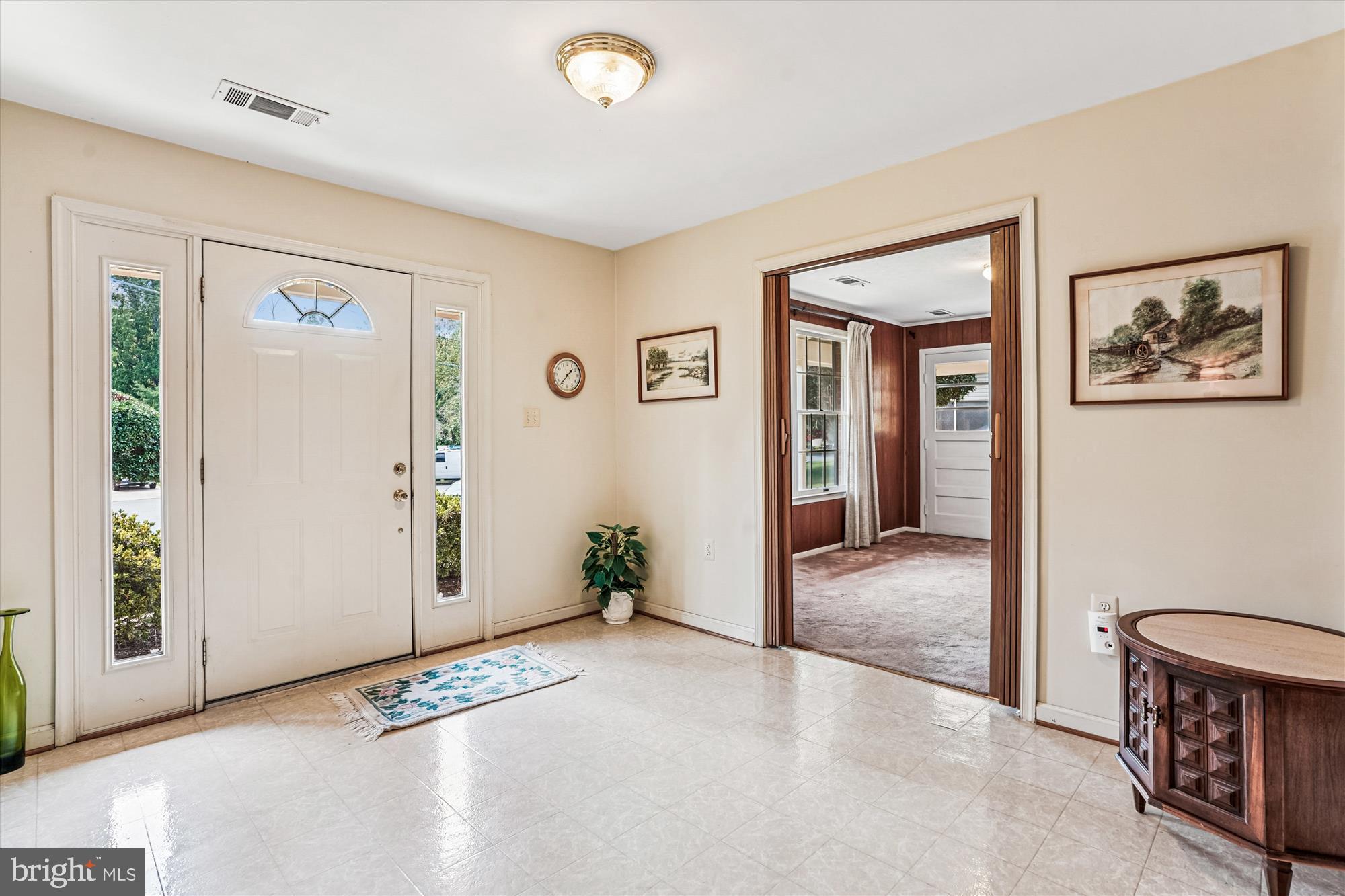 8602 DORA COURT