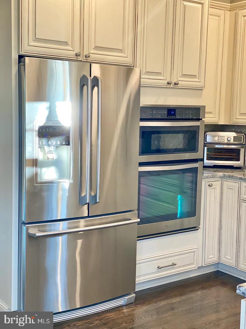 COURTHOUSE SQUARE - Residential