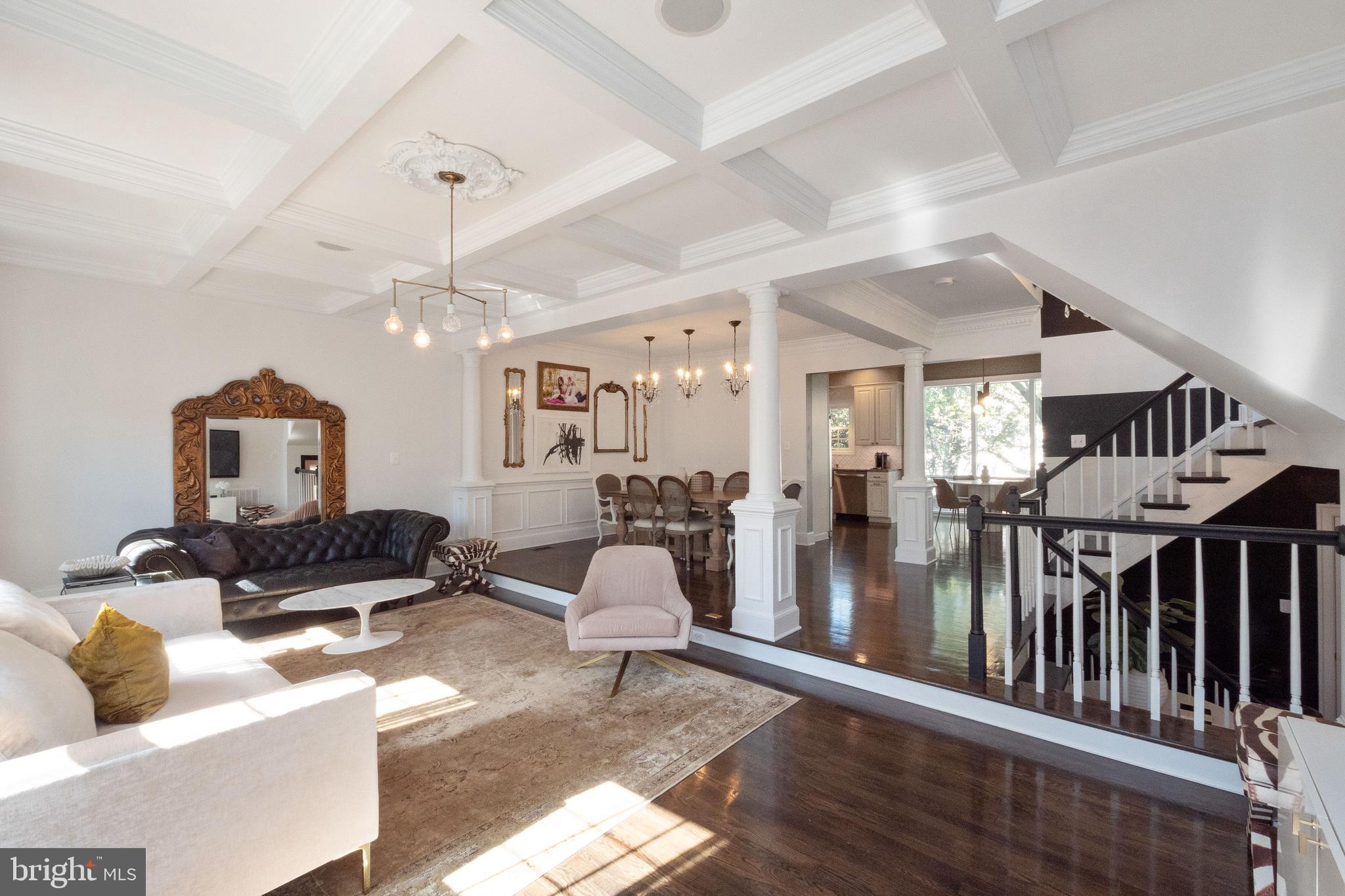 COURTHOUSE SQUARE - Residential