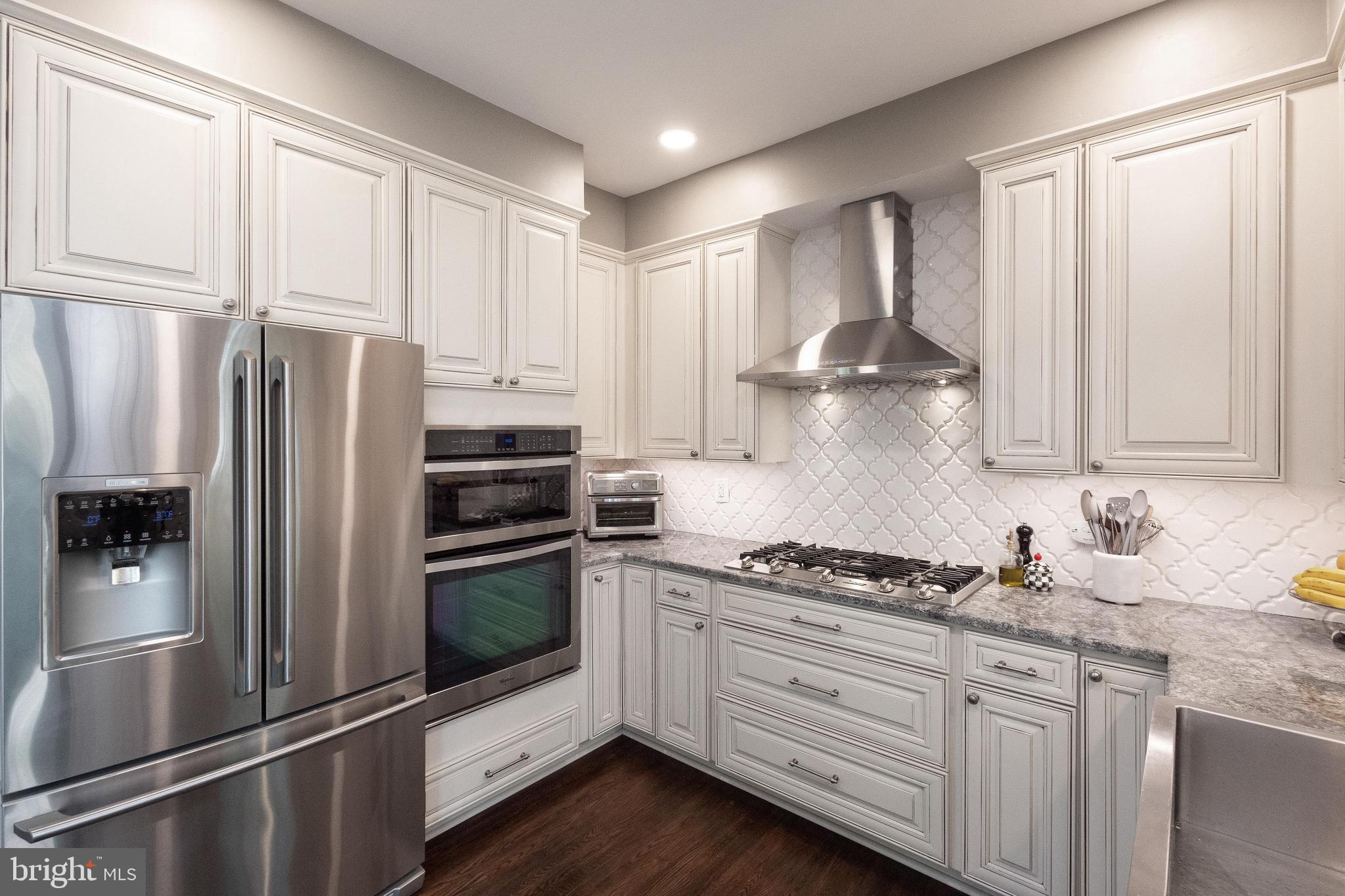 COURTHOUSE SQUARE - Residential