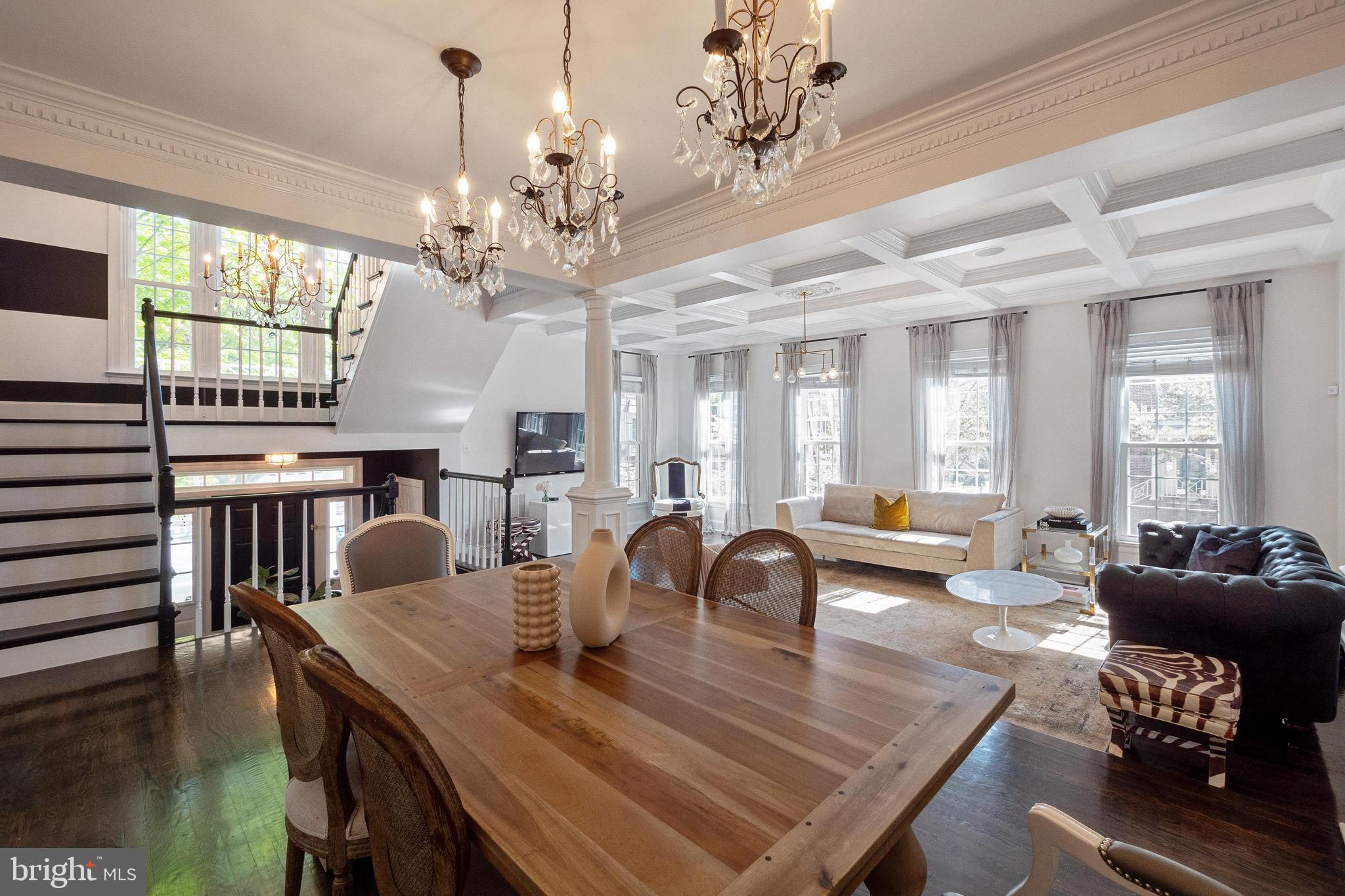 COURTHOUSE SQUARE - Residential