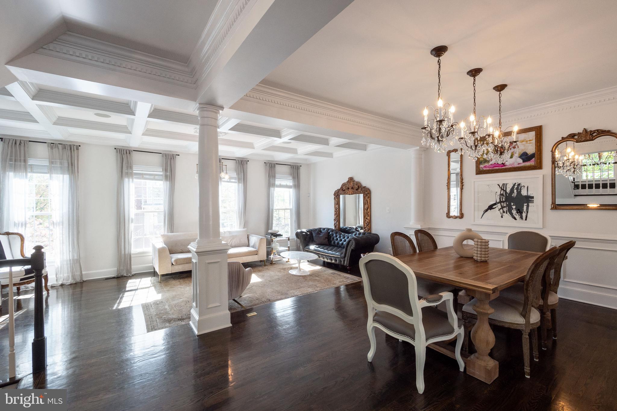 COURTHOUSE SQUARE - Residential