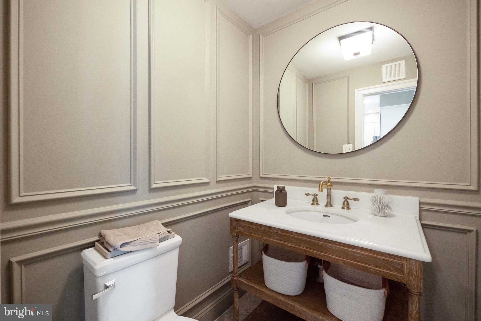 COURTHOUSE SQUARE - Residential