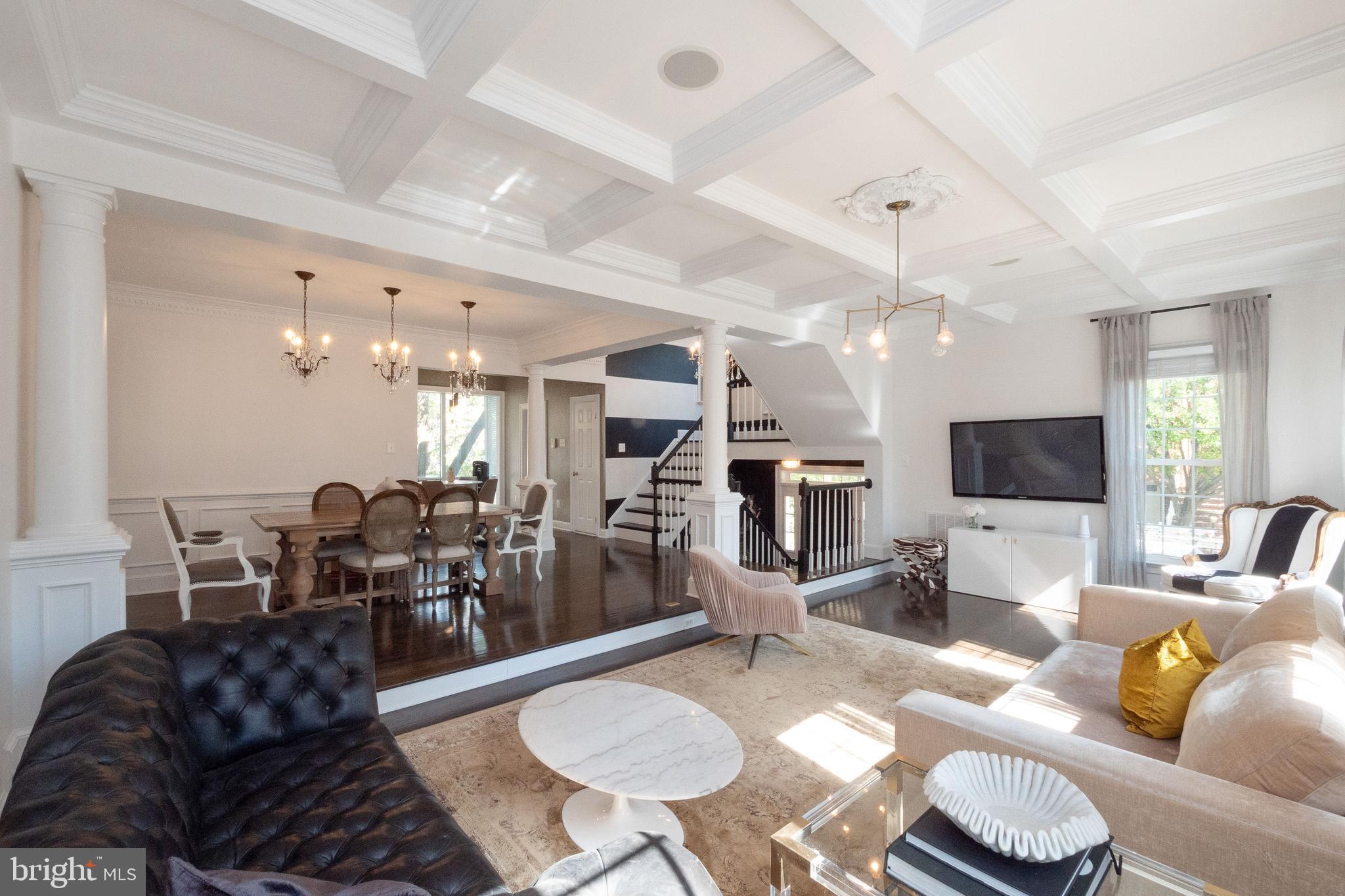 COURTHOUSE SQUARE - Residential