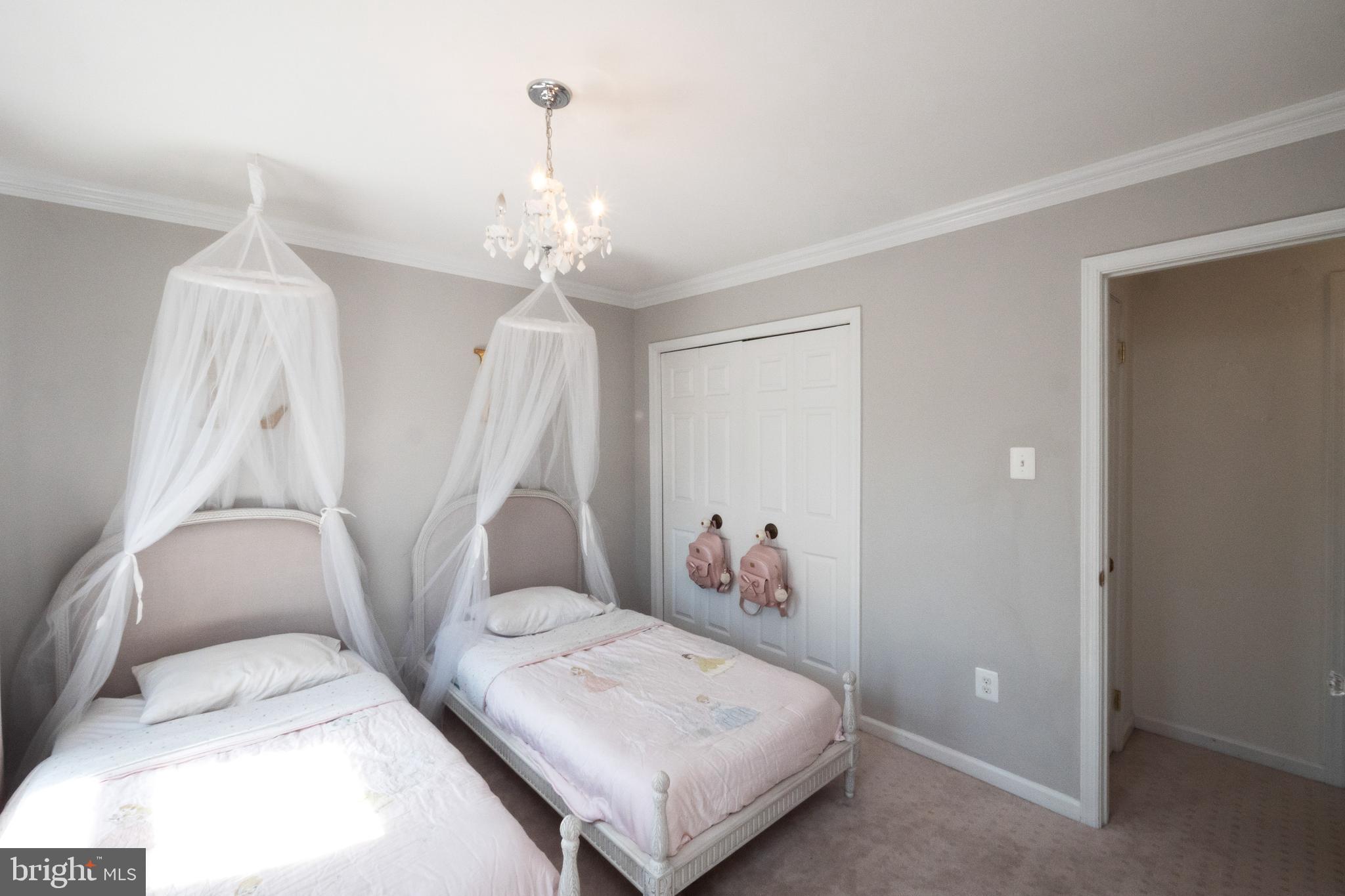 COURTHOUSE SQUARE - Residential