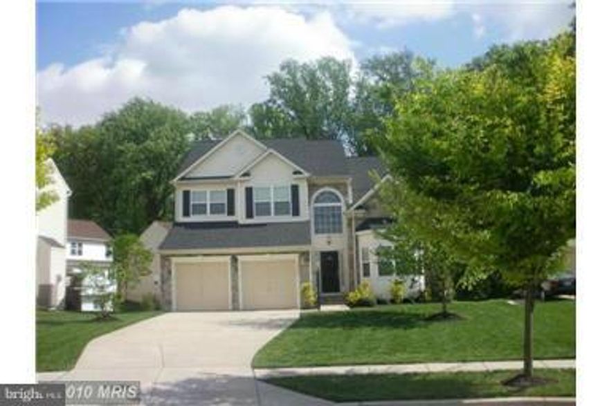 One of Fairwood's finest!  Motivated seller has priced this to sell!  Spacious colonial featuring a 2 story foyer, gleaming hardwood floors, gourmet kitchen w/granite and stainless steel, generous family room w/gas fire place, formal living room w/vaulted ceilings....large master suite w/his & her WIC, supersized luxury bathroom, fully finished basement w/rec rm, 5th bedrm & full bath!  Must see!!