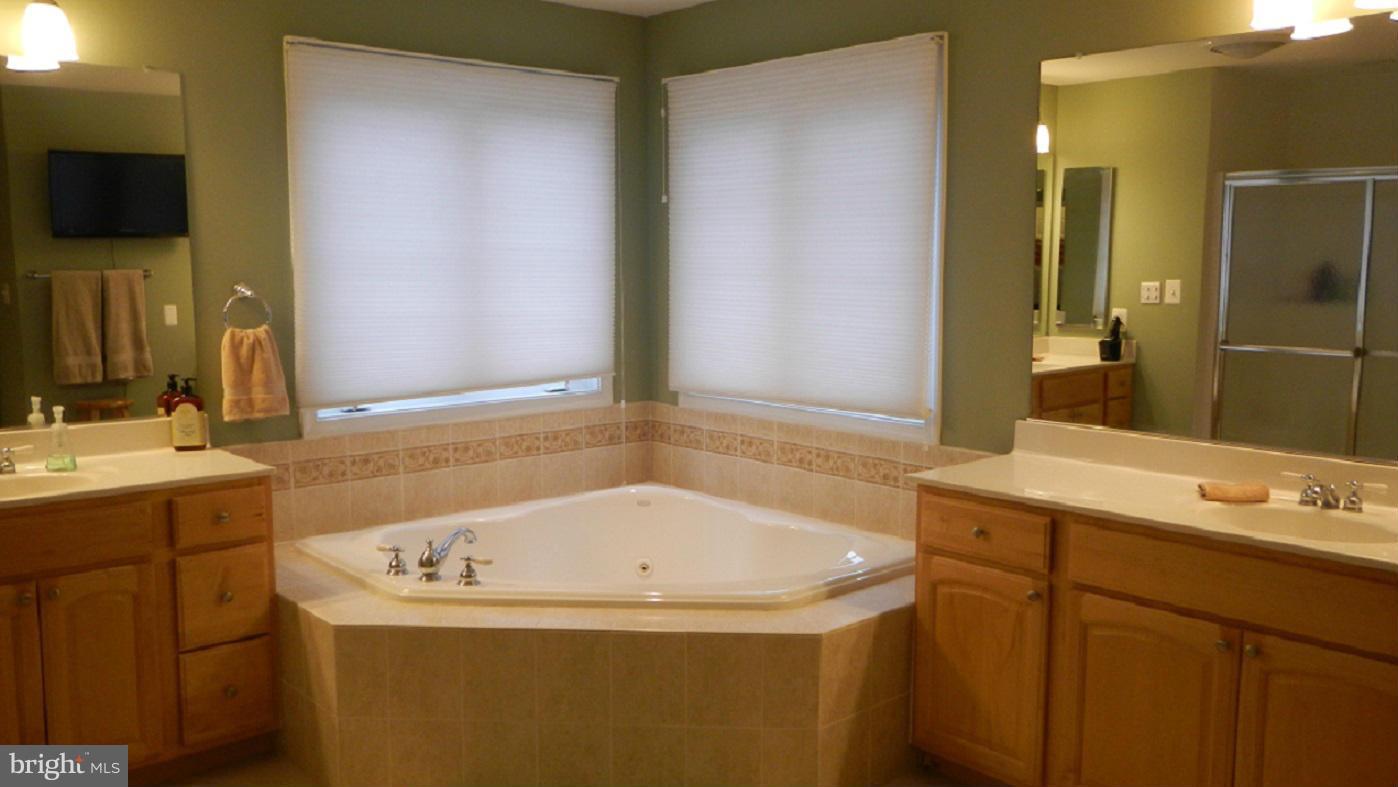 FAIRWOOD-PHASE 2-PLAT 10 - Residential