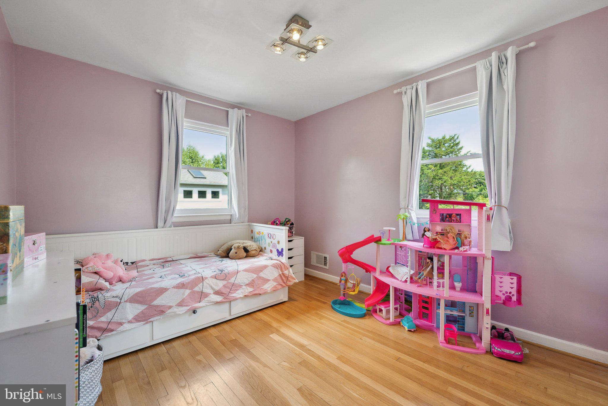 KENT GARDENS - Residential