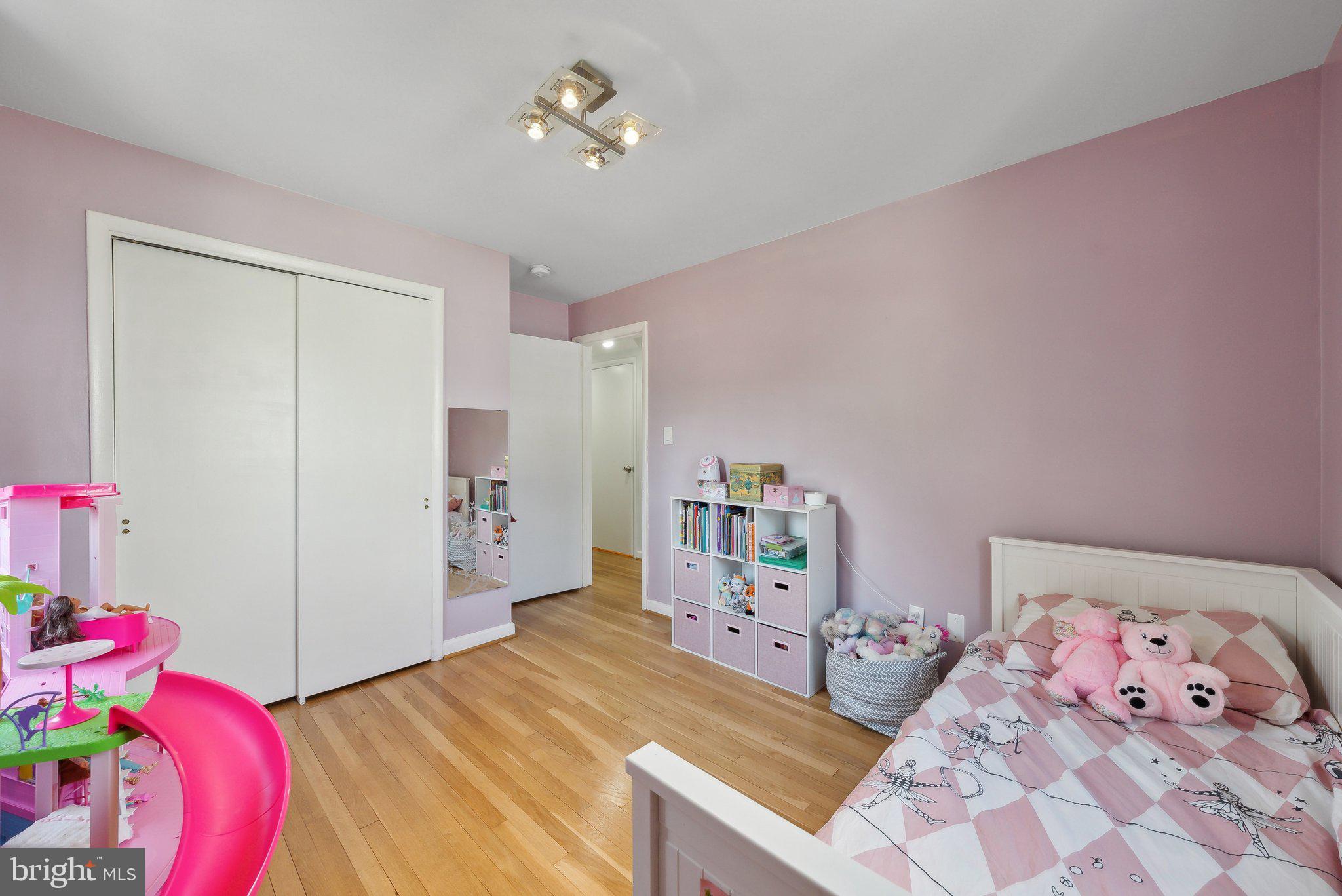 KENT GARDENS - Residential