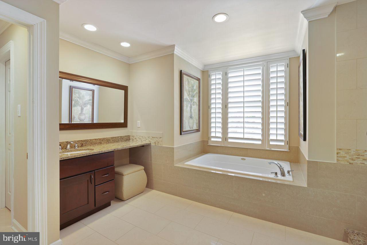 CHAPMAN FARM - Residential