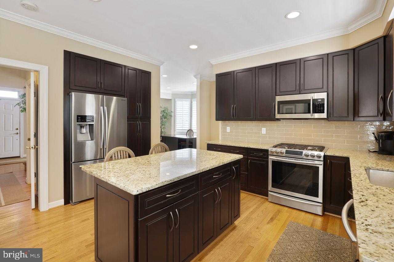 CHAPMAN FARM - Residential