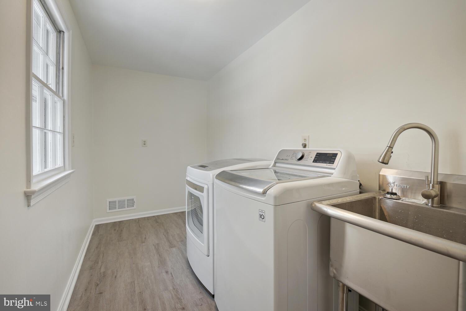 SMITHFIELD - Residential