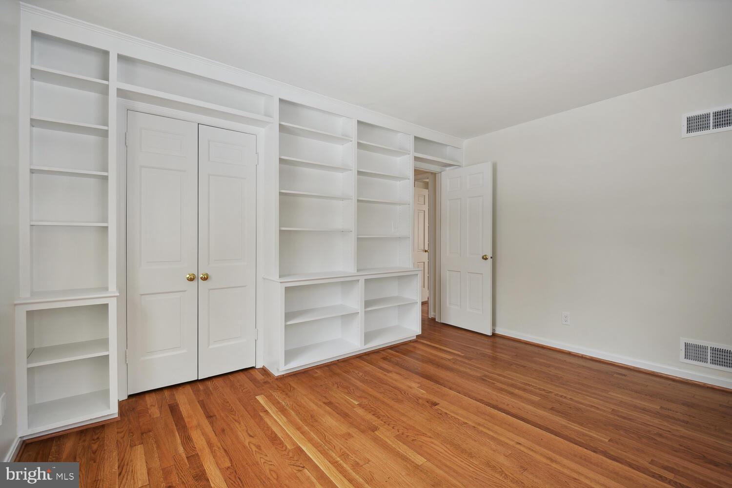 SMITHFIELD - Residential