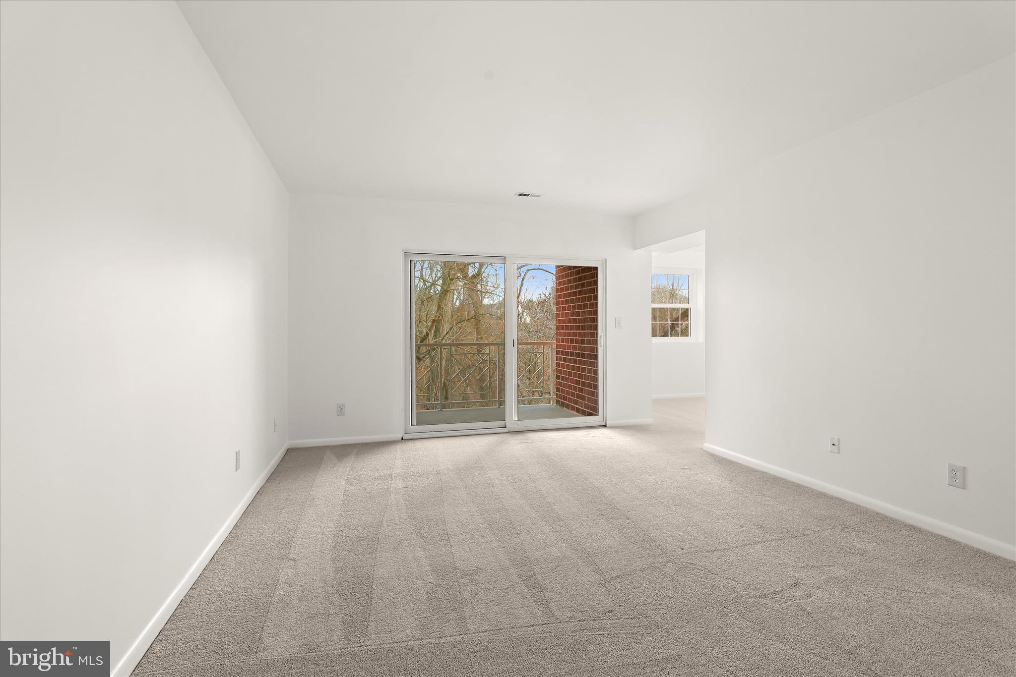 STAPLETON COURT GARDEN - Residential