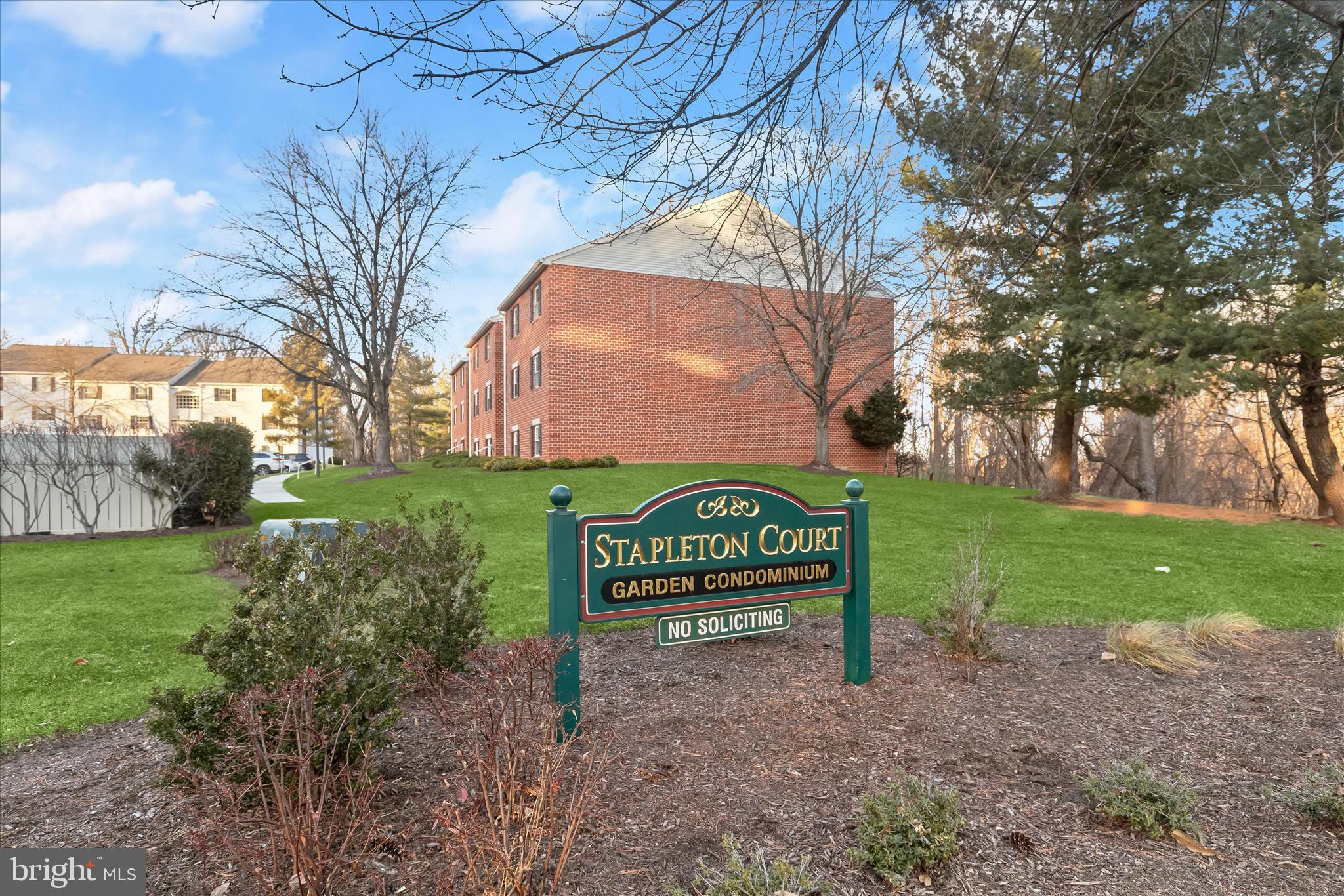 STAPLETON COURT GARDEN - Residential