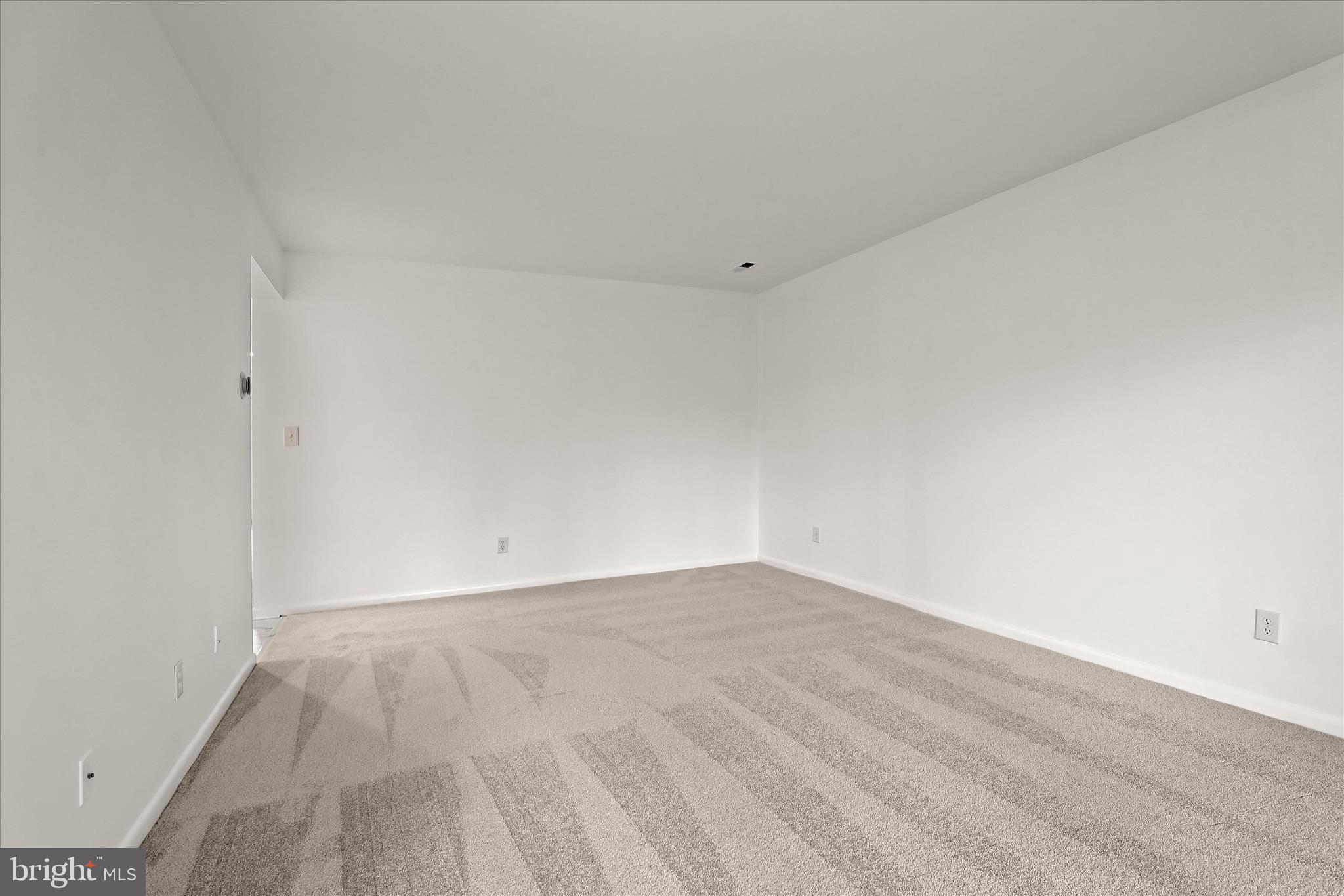 STAPLETON COURT GARDEN - Residential