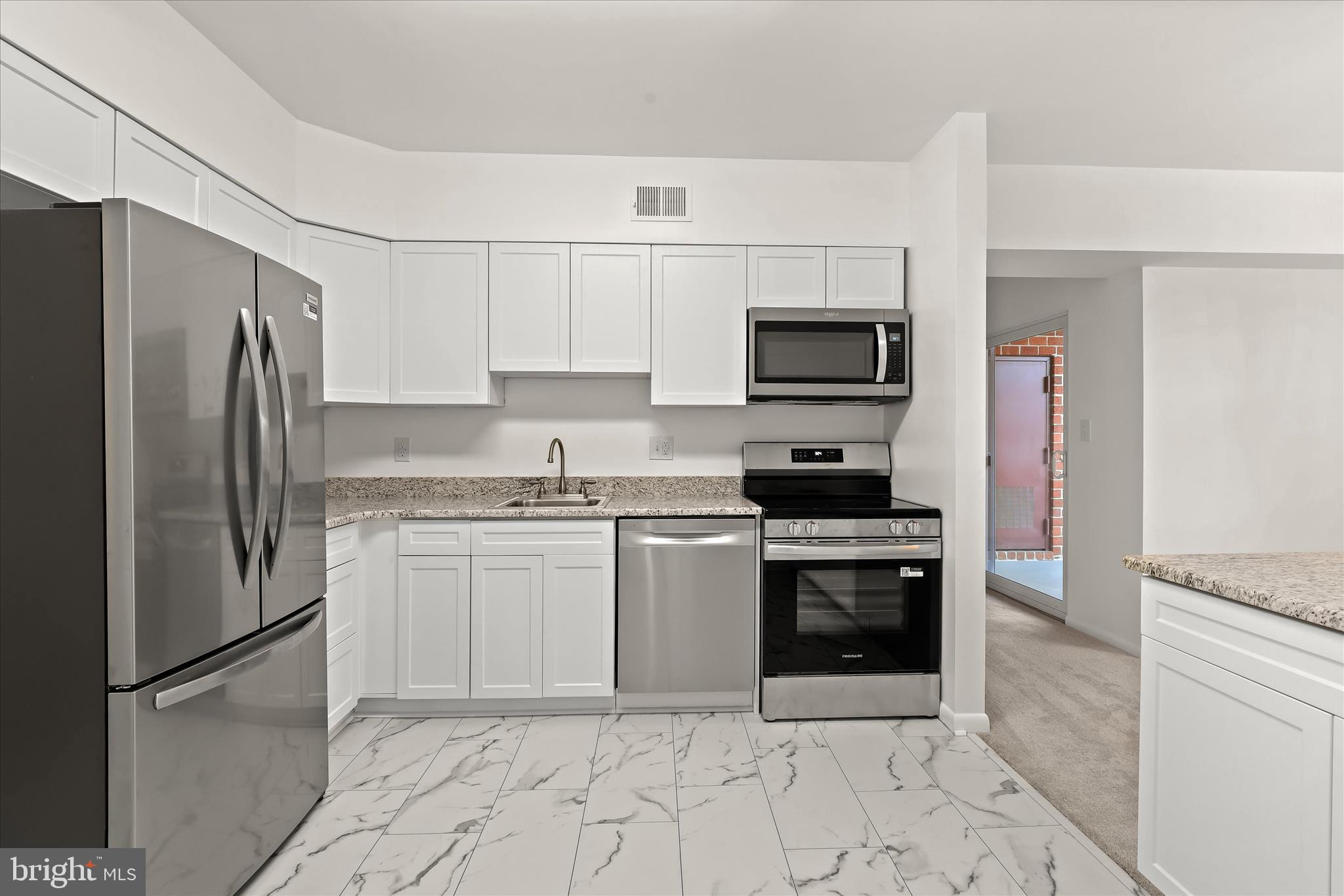 STAPLETON COURT GARDEN - Residential