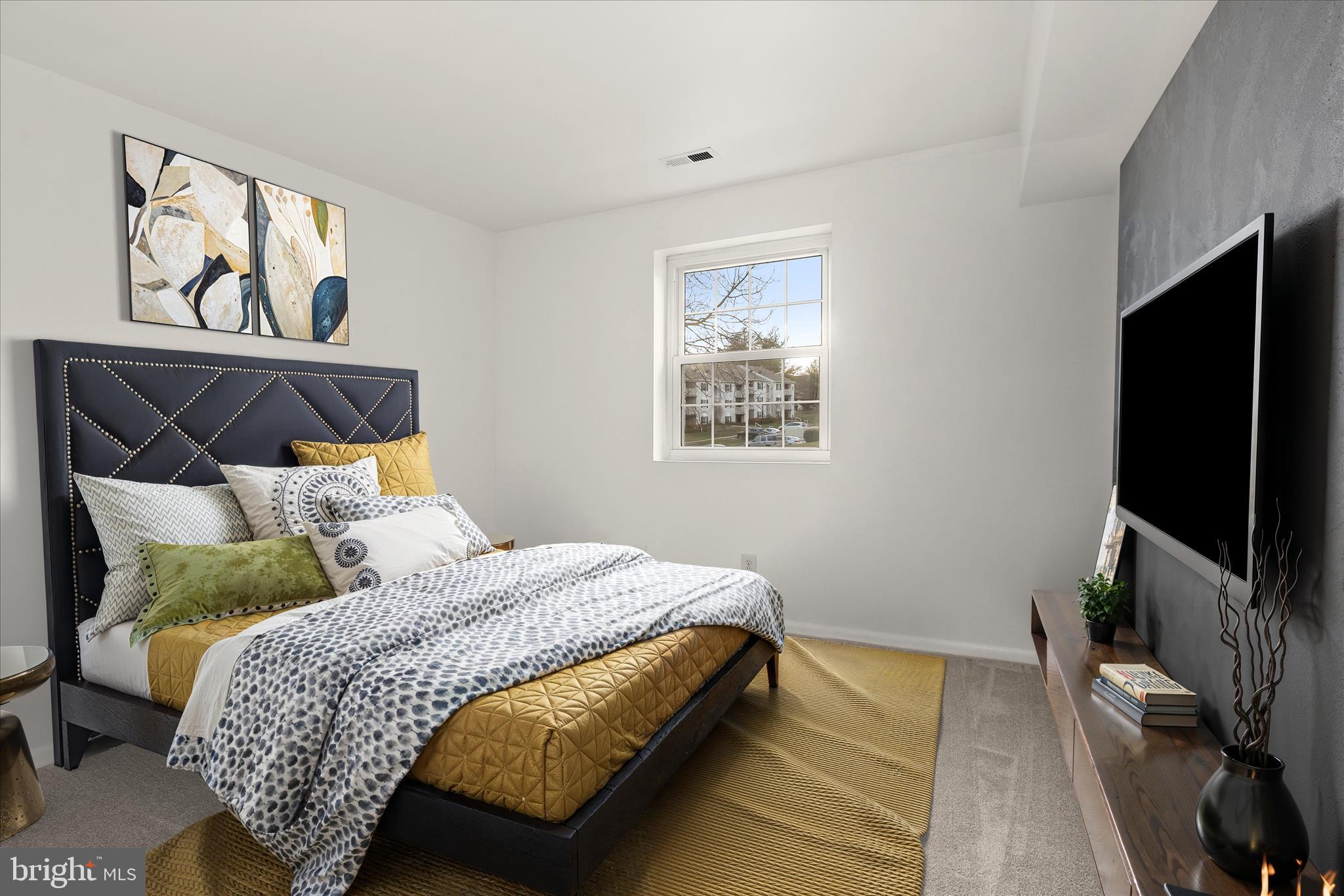 STAPLETON COURT GARDEN - Residential