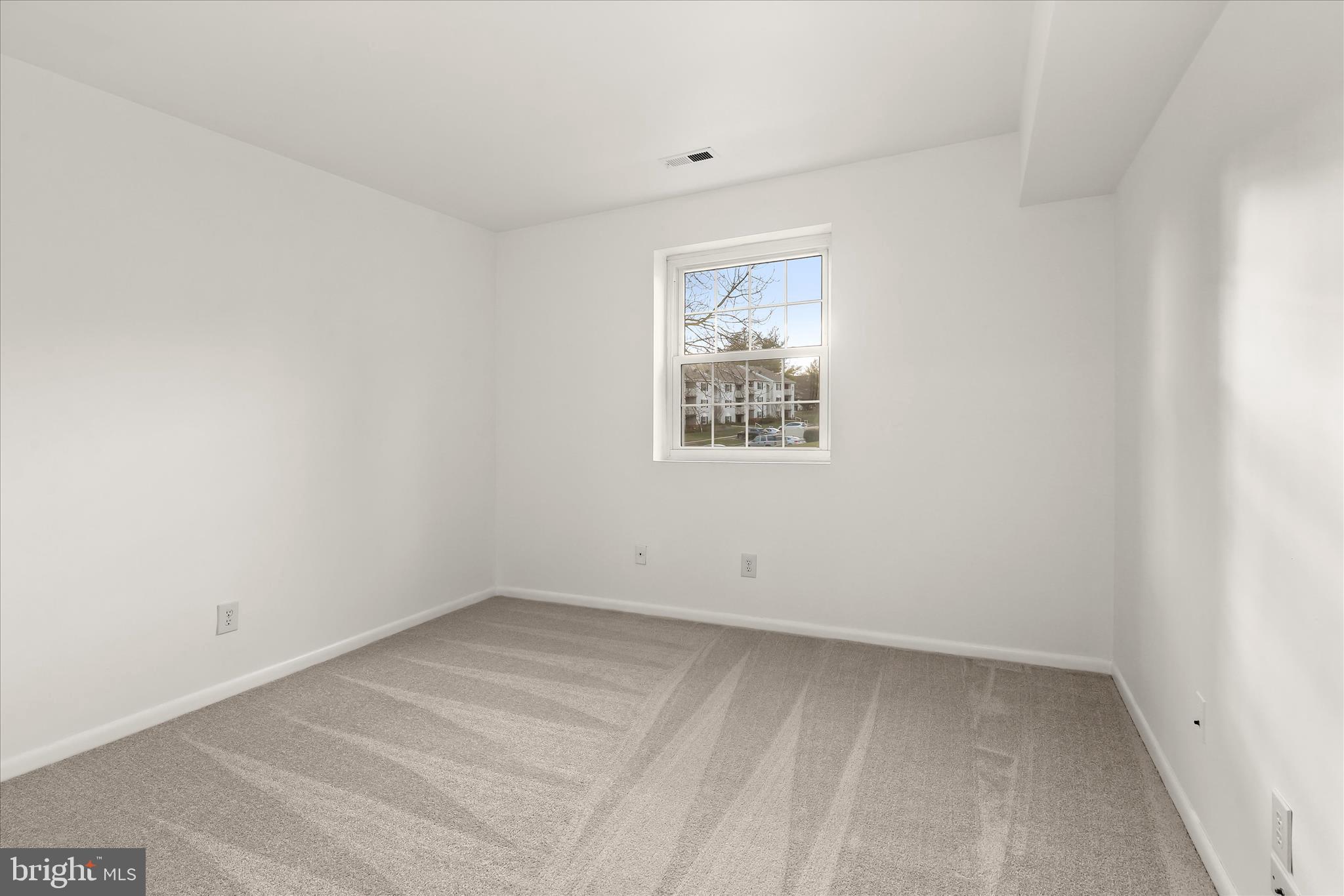 STAPLETON COURT GARDEN - Residential