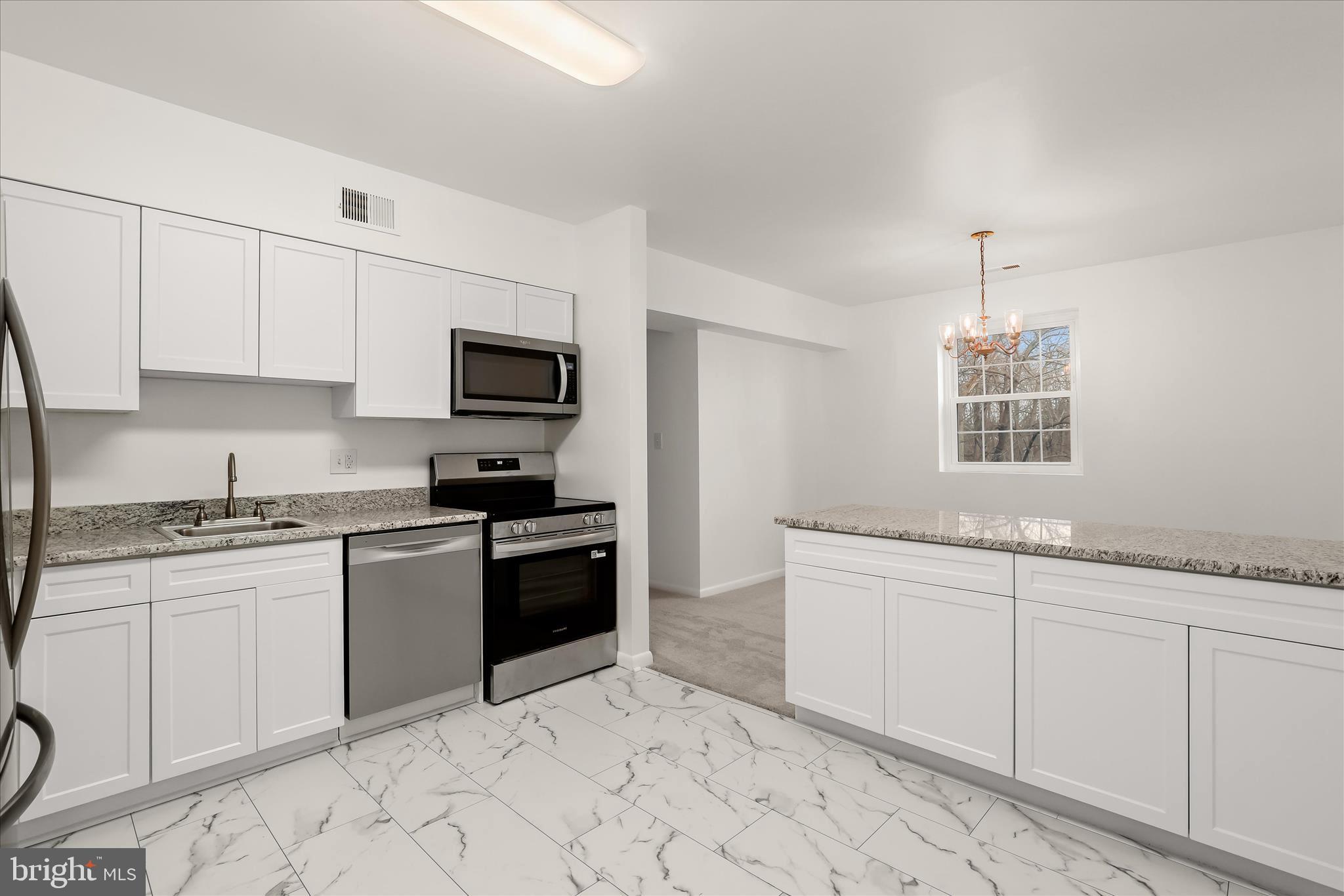 STAPLETON COURT GARDEN - Residential