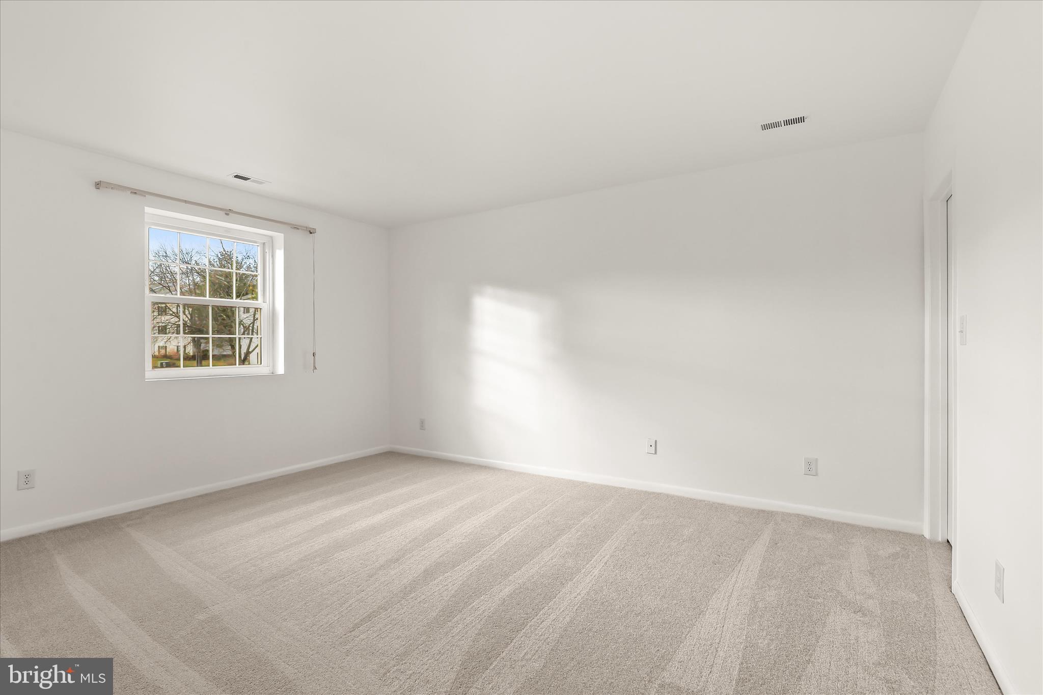 STAPLETON COURT GARDEN - Residential